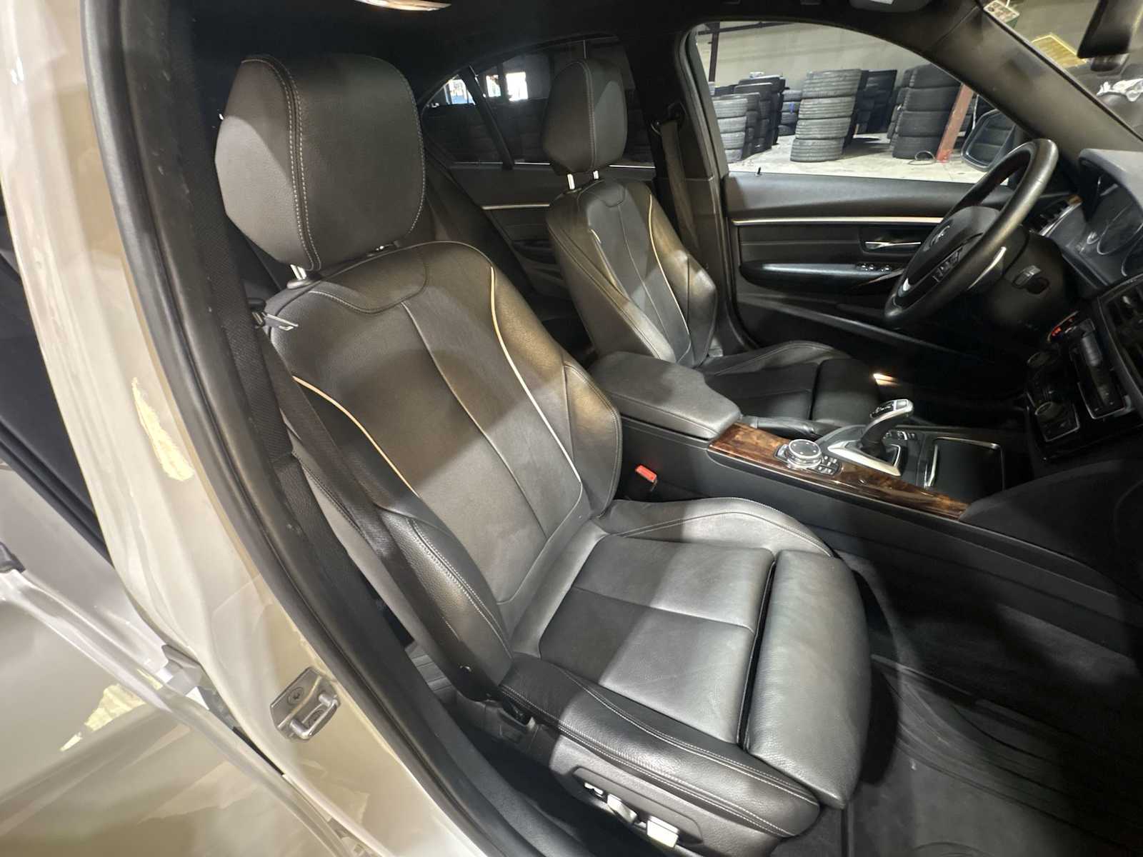 Thumbnail: 2017 BMW 3 Series - 20