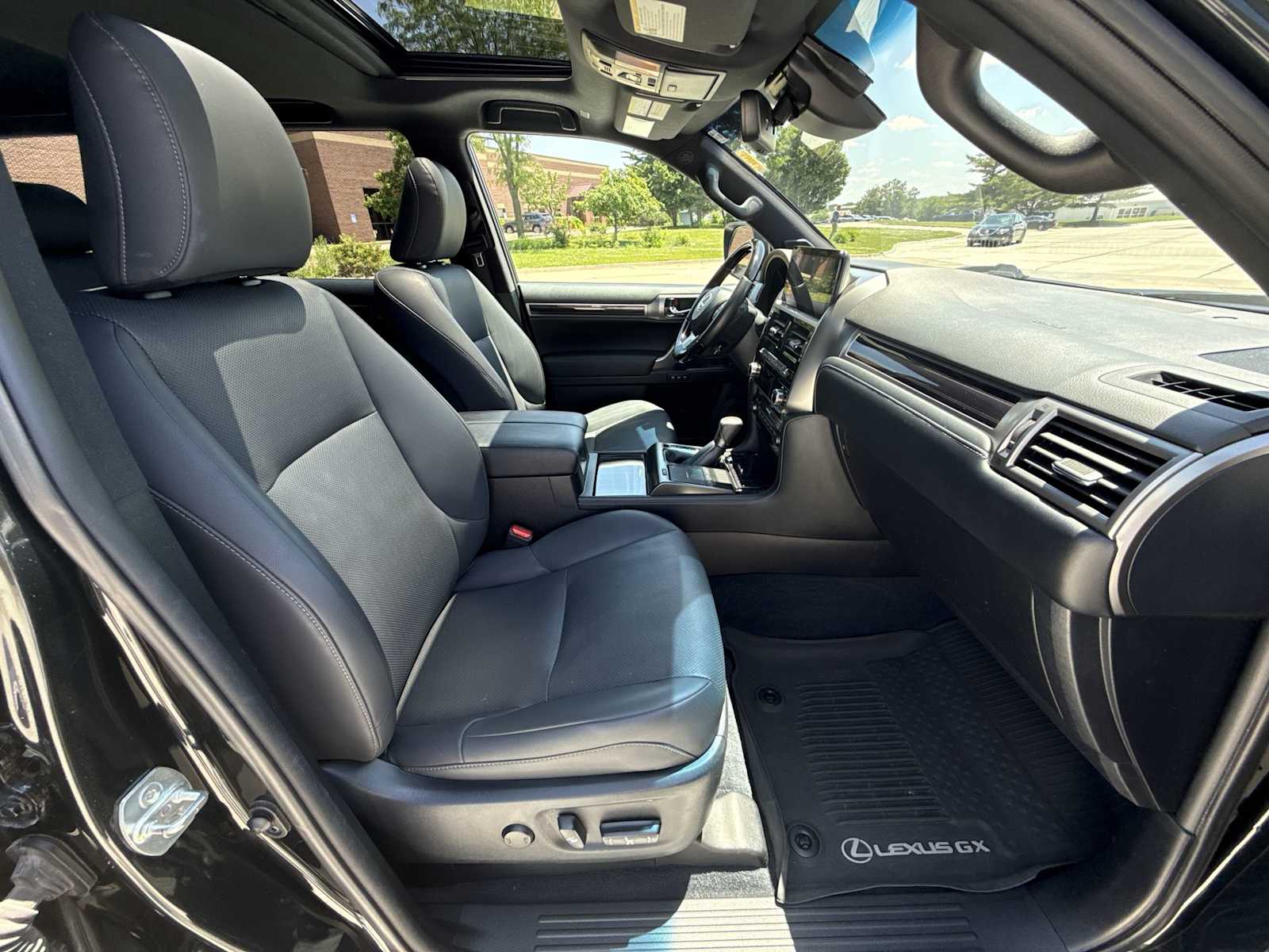 Thumbnail: 2022 Lexus GX - 23