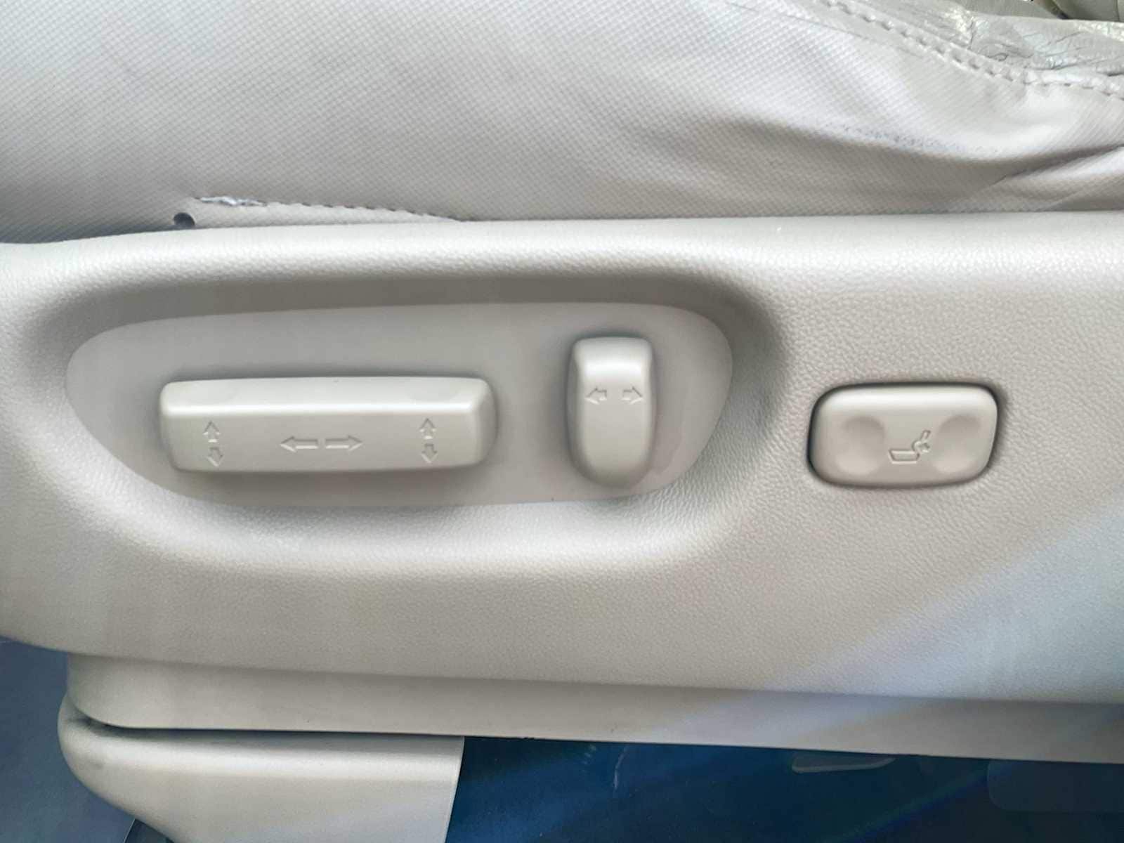 Thumbnail: 2011 Honda CR-V - 17