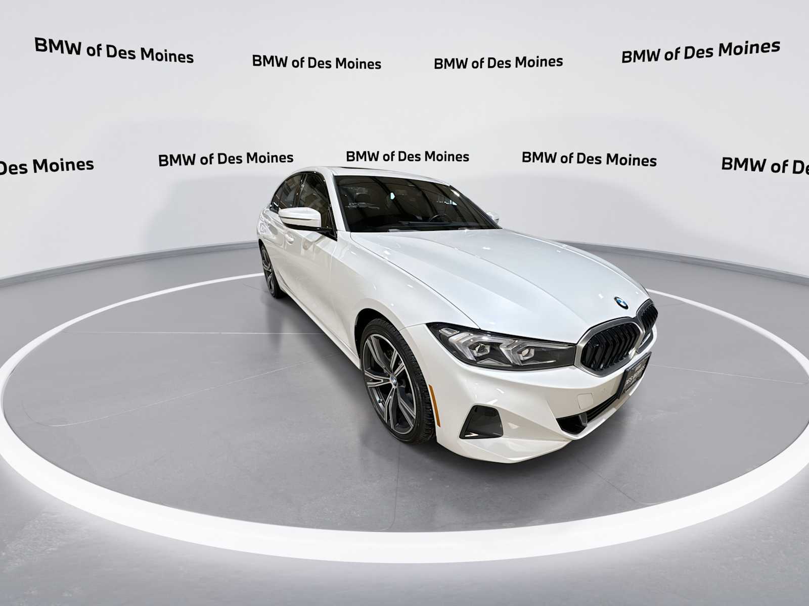 Thumbnail: 2023 BMW 3 Series - 2