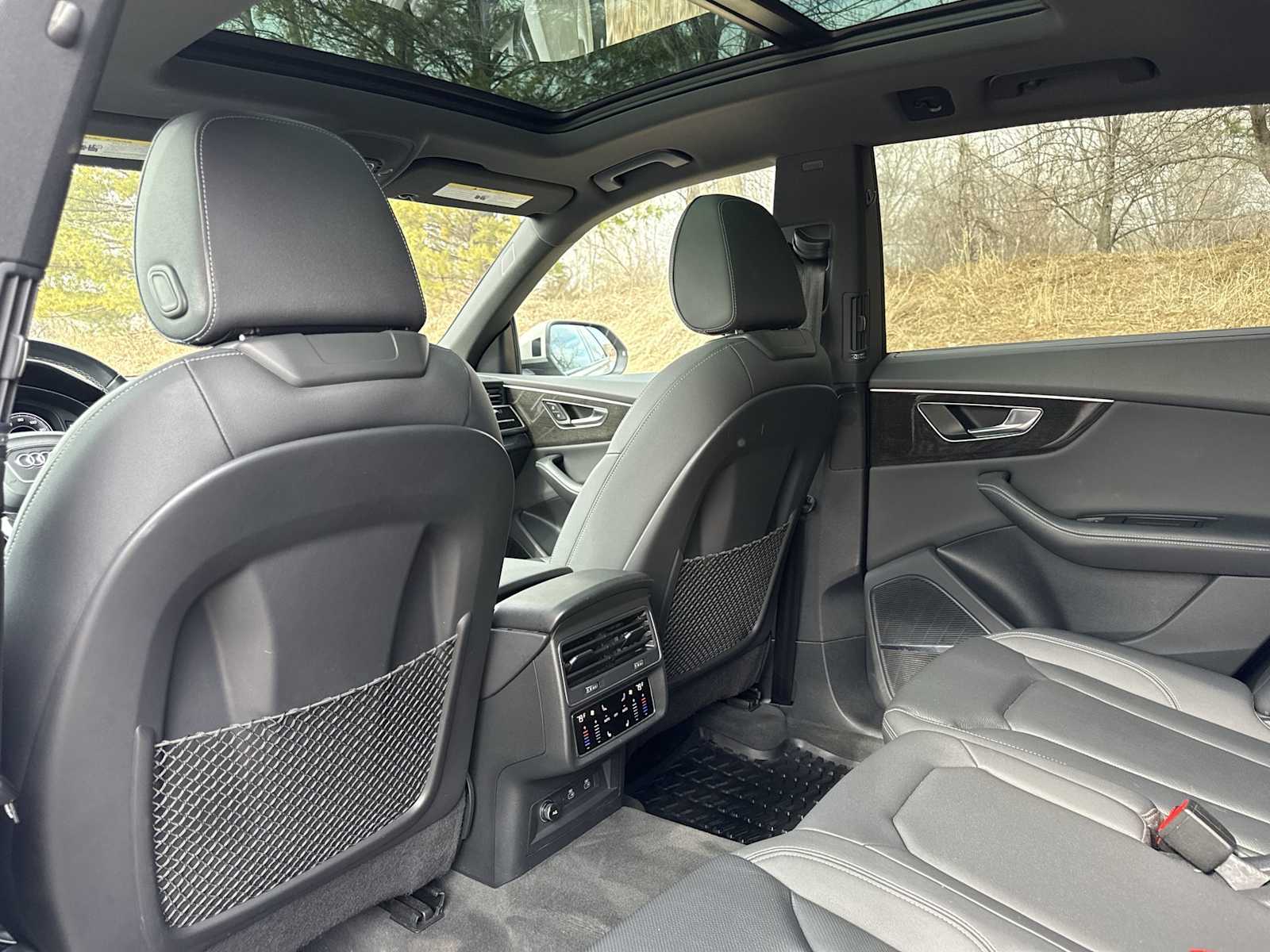 Thumbnail: 2022 Audi Q8 - 19