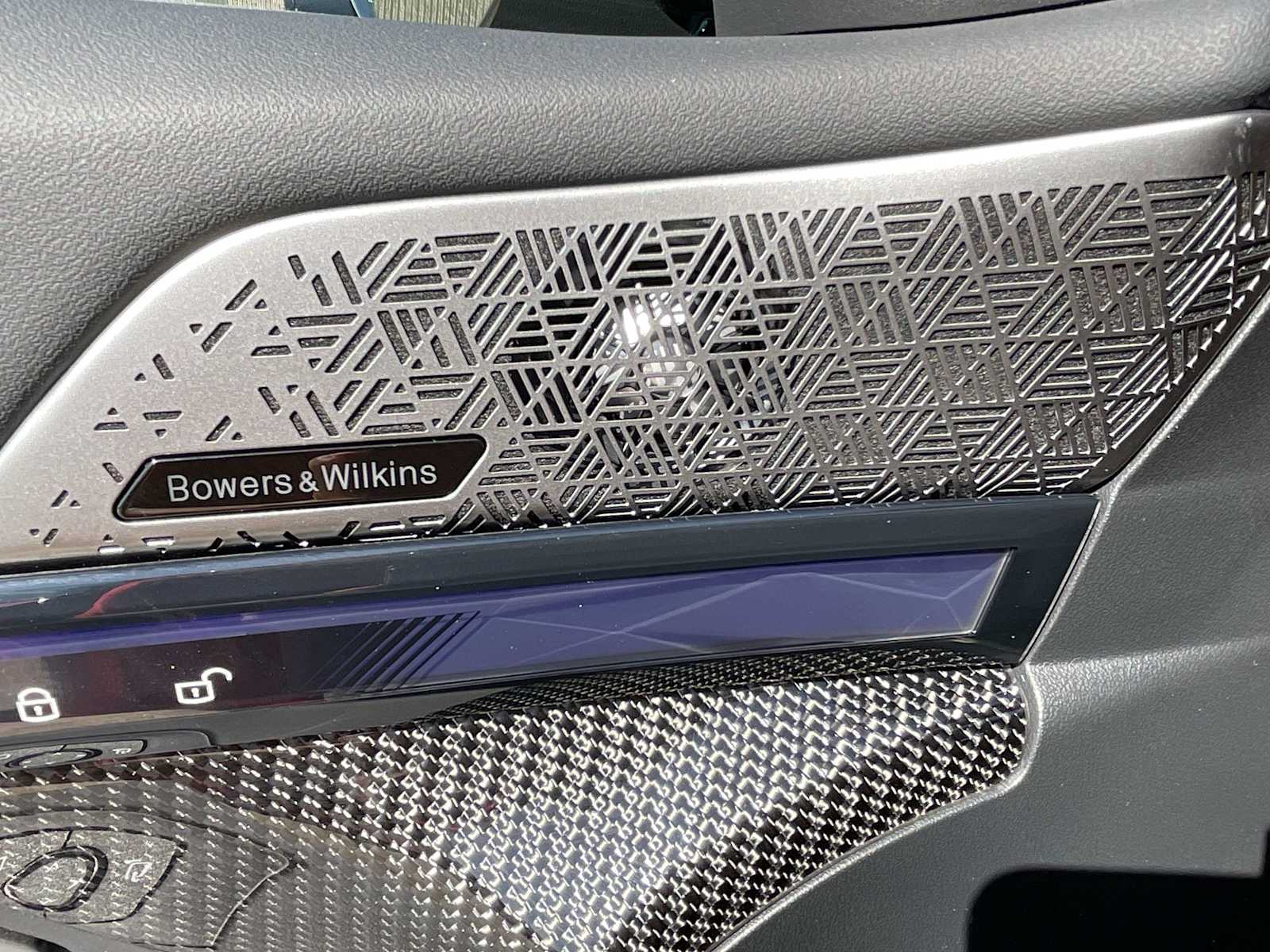 Thumbnail: 2025 BMW M5 - 31