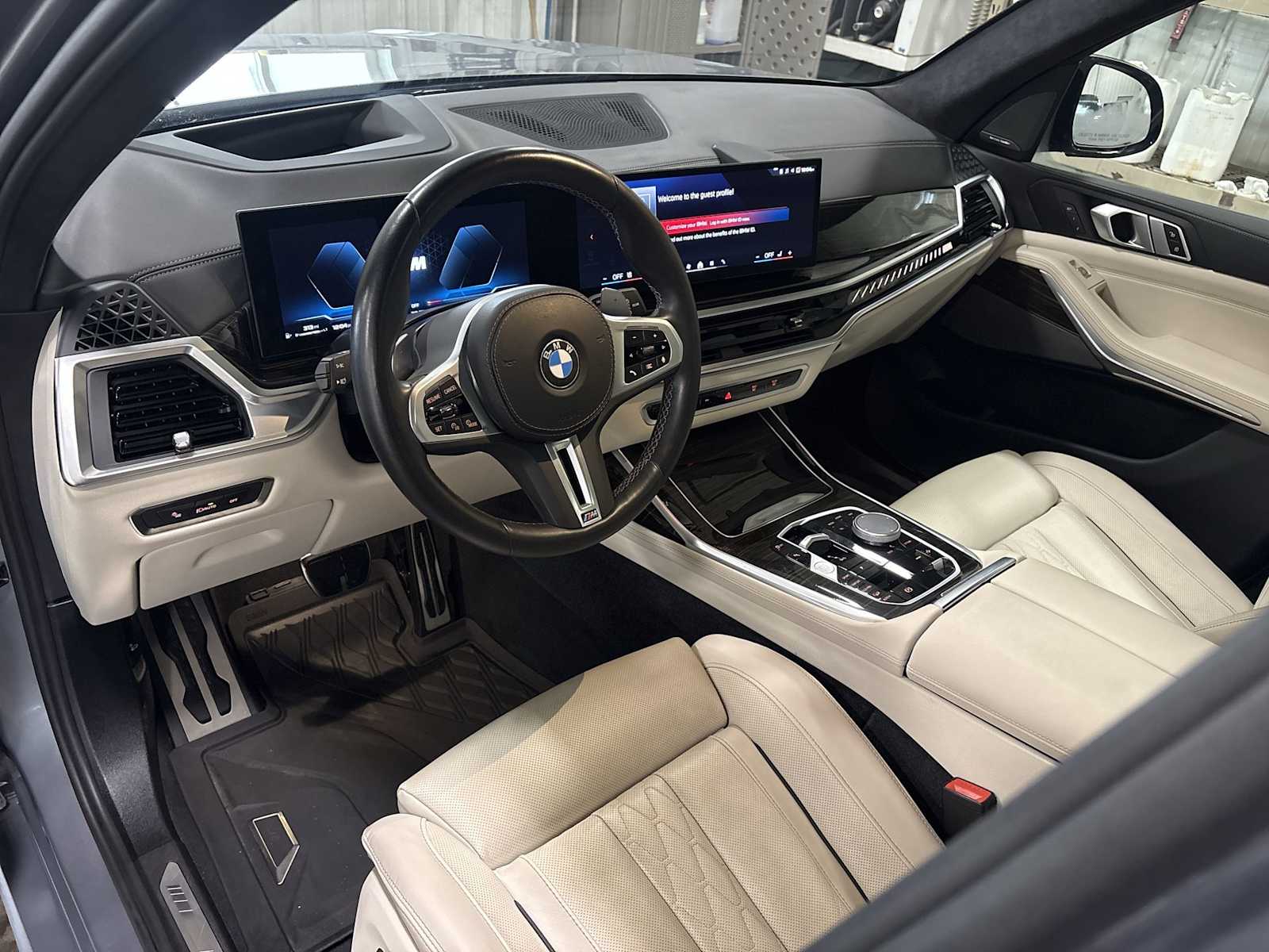 Thumbnail: 2024 BMW X7 - 10