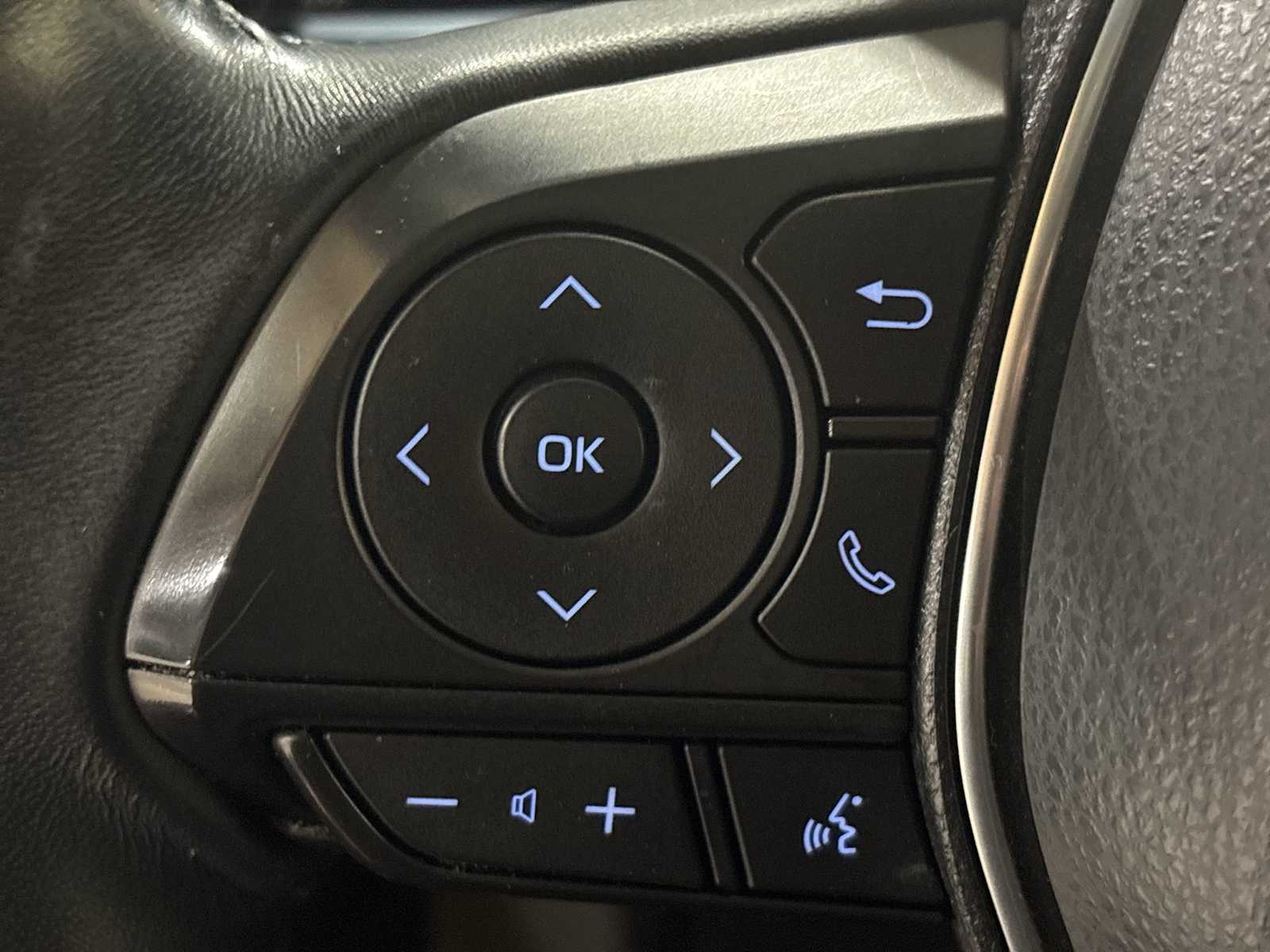 Thumbnail: 2018 Toyota Camry - 21