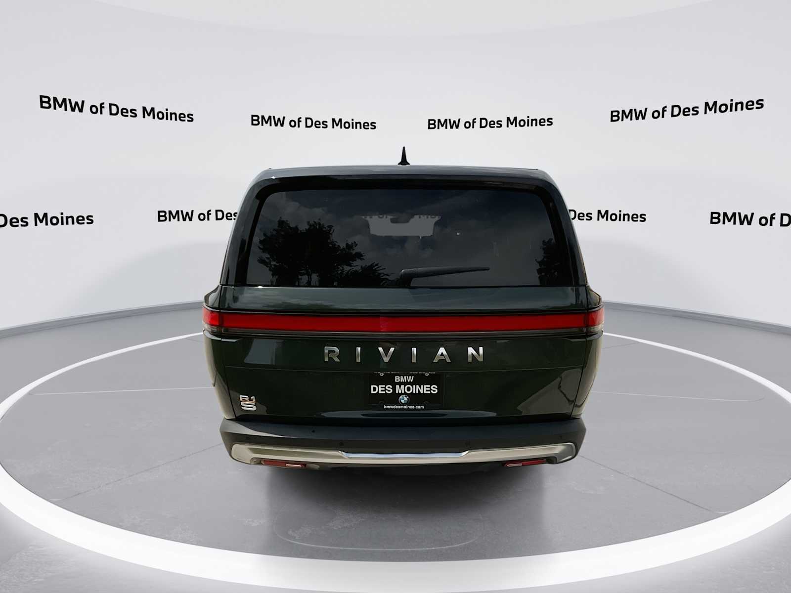 Thumbnail: 2023 Rivian R1S - 7