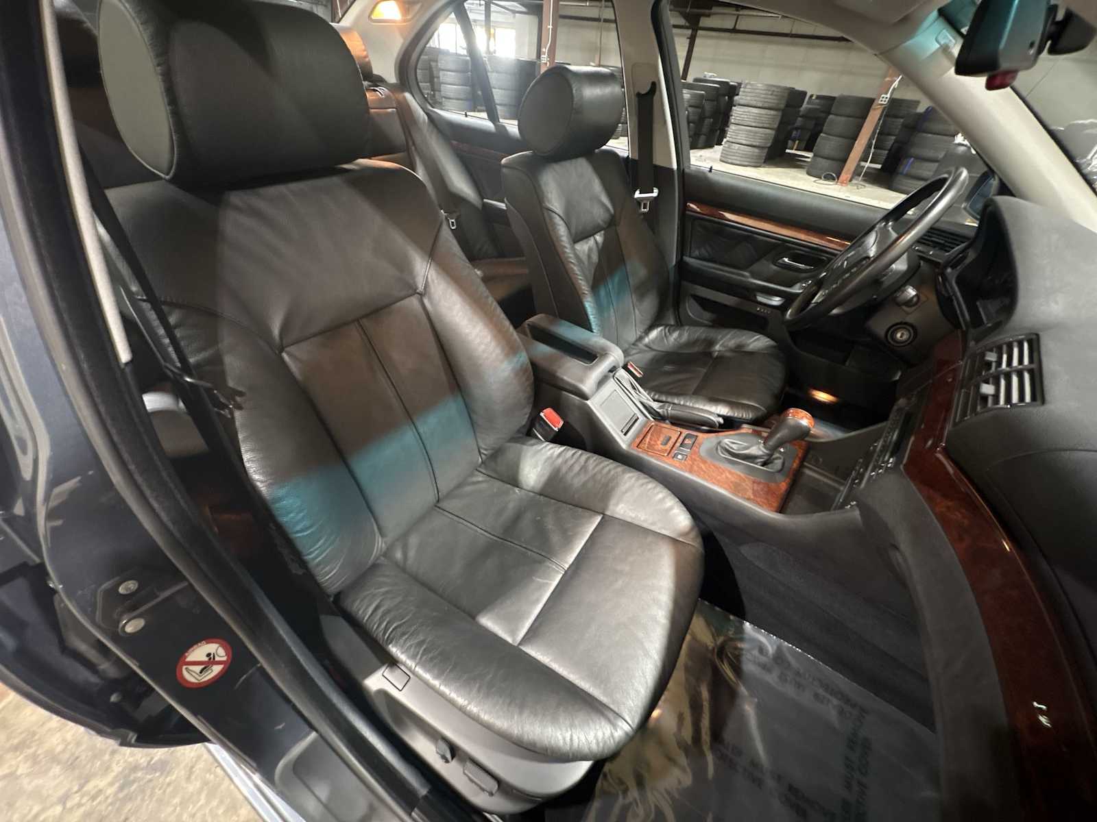 Thumbnail: 2001 BMW 5 Series - 21