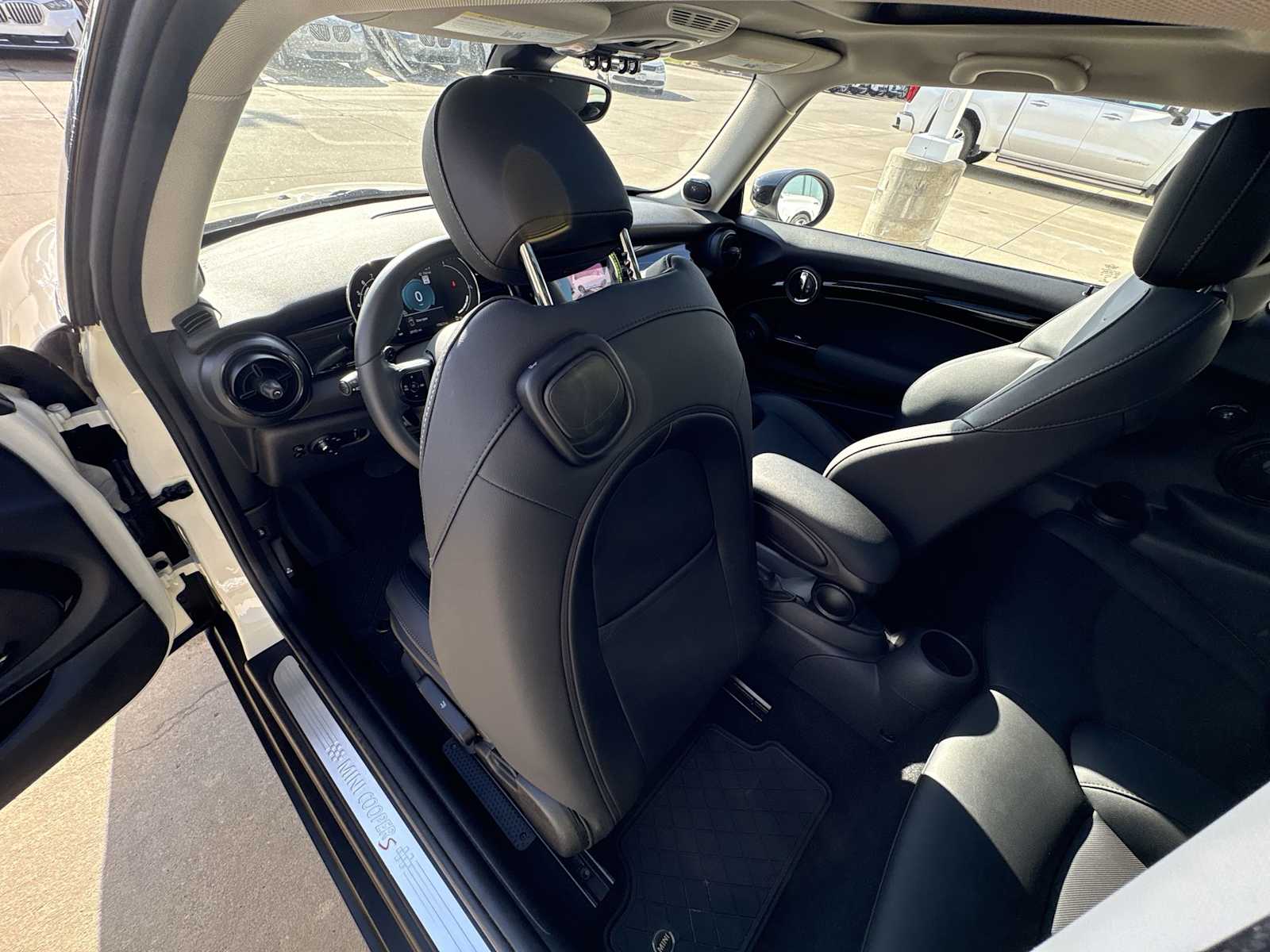 Thumbnail: 2023 MINI Cooper Hardtop - 18