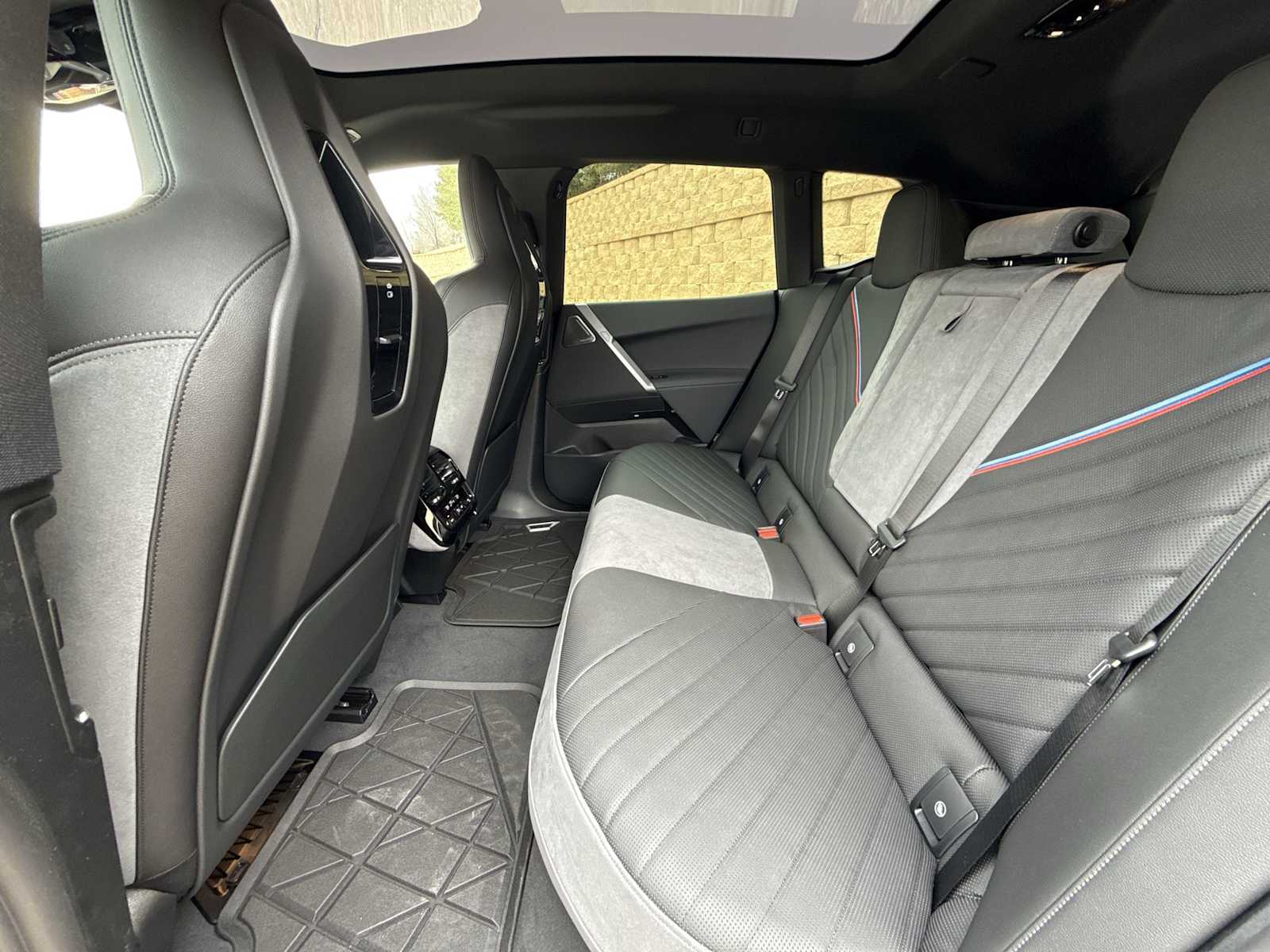 Thumbnail: 2026 BMW iX - 20