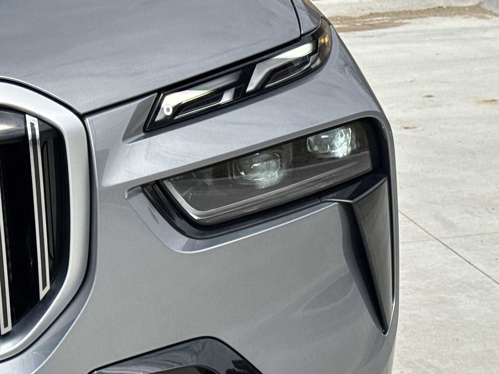 Thumbnail: 2024 BMW X7 - 11