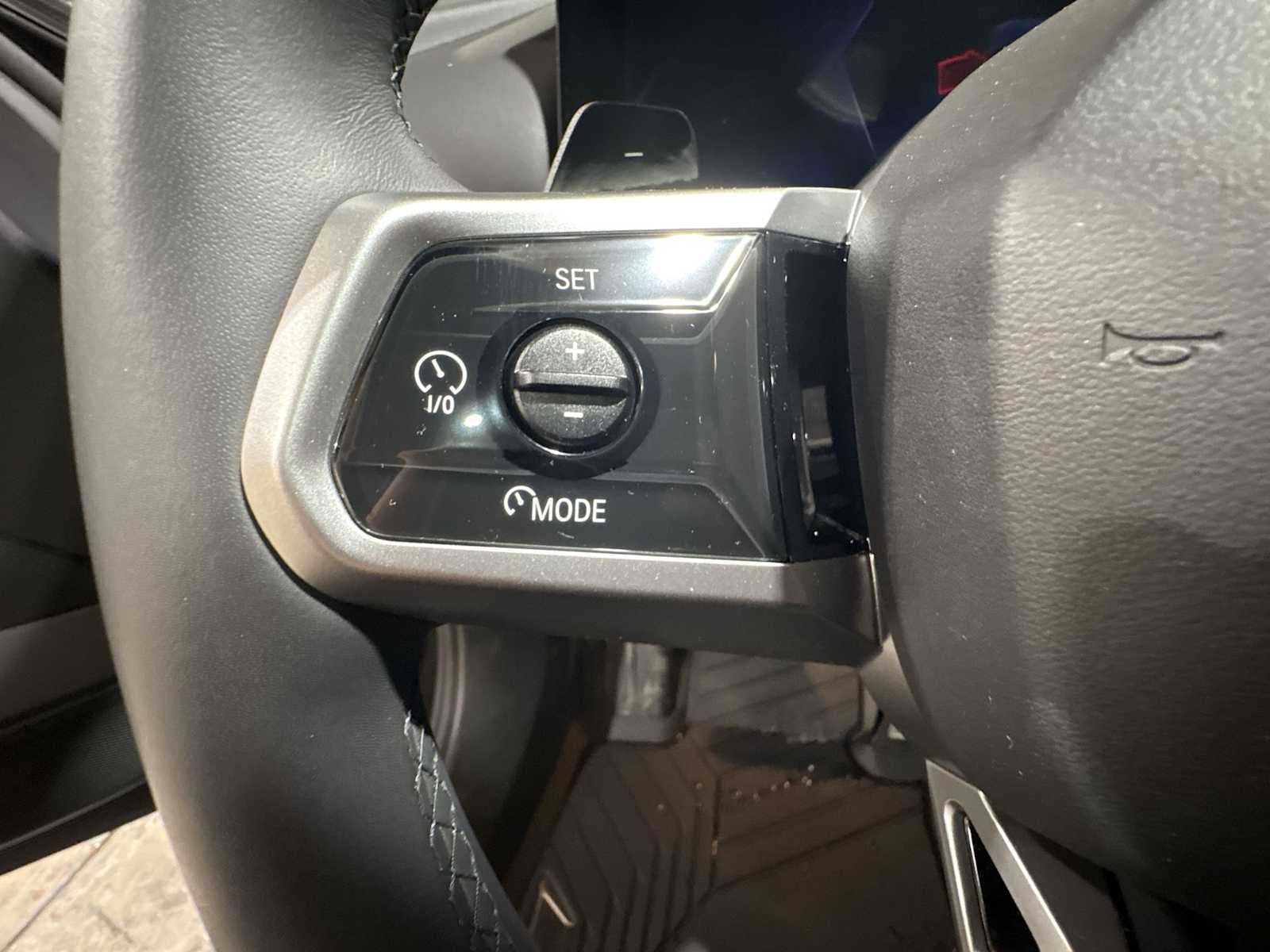 Thumbnail: 2025 BMW 5 Series - 30