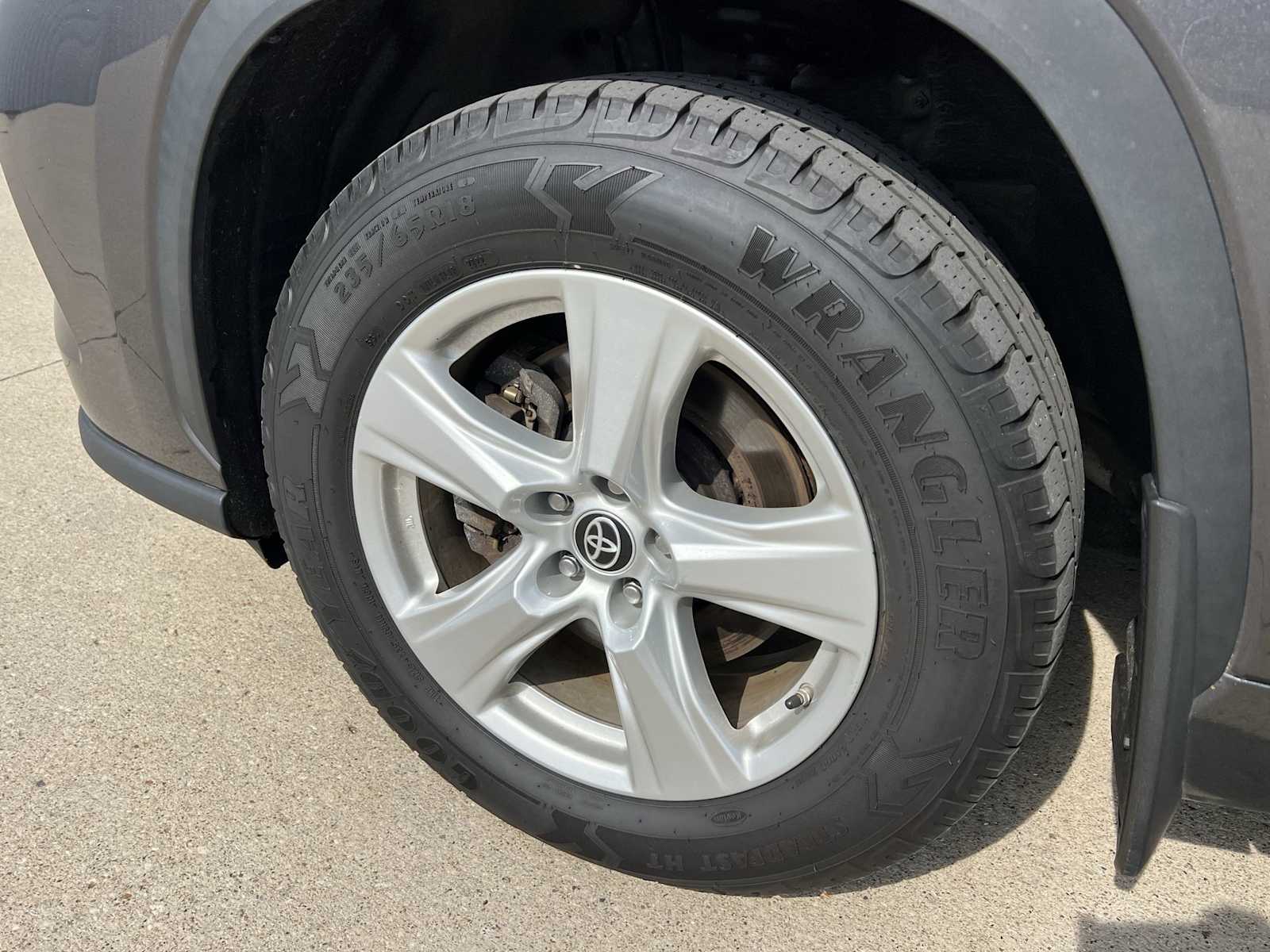 Thumbnail: 2022 Toyota Highlander - 11