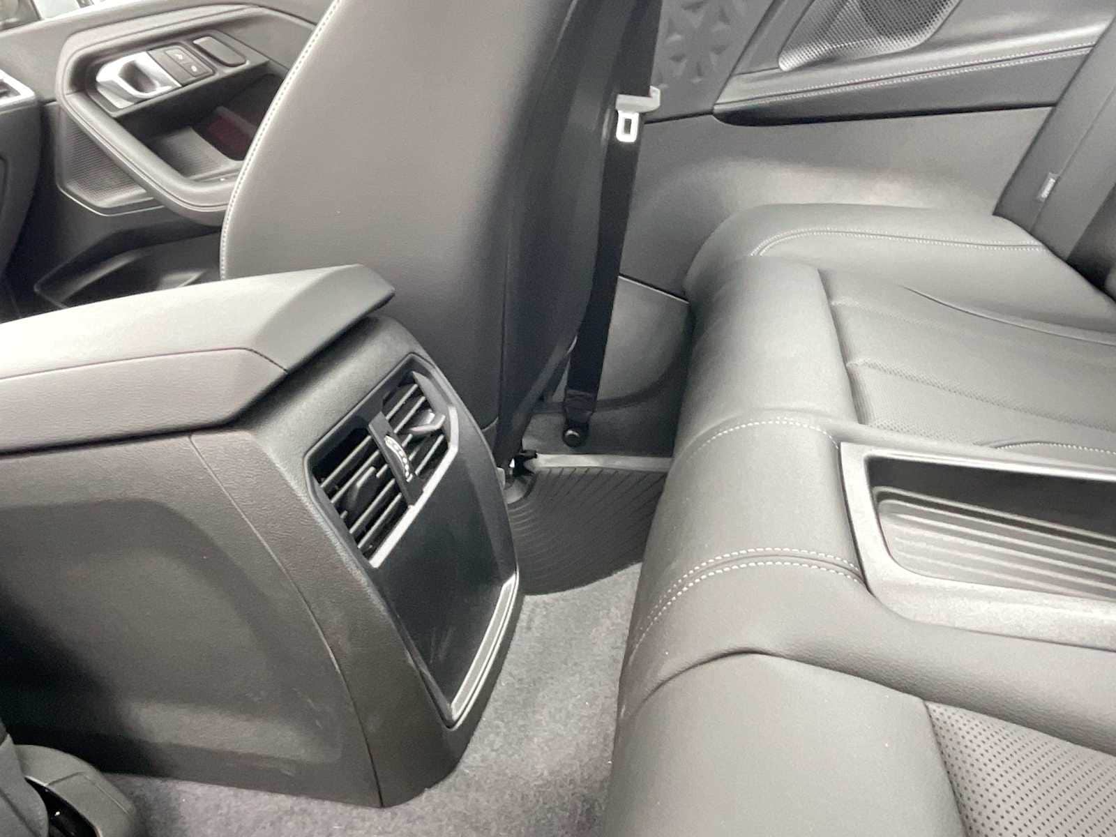 Thumbnail: 2025 BMW 2 Series - 13