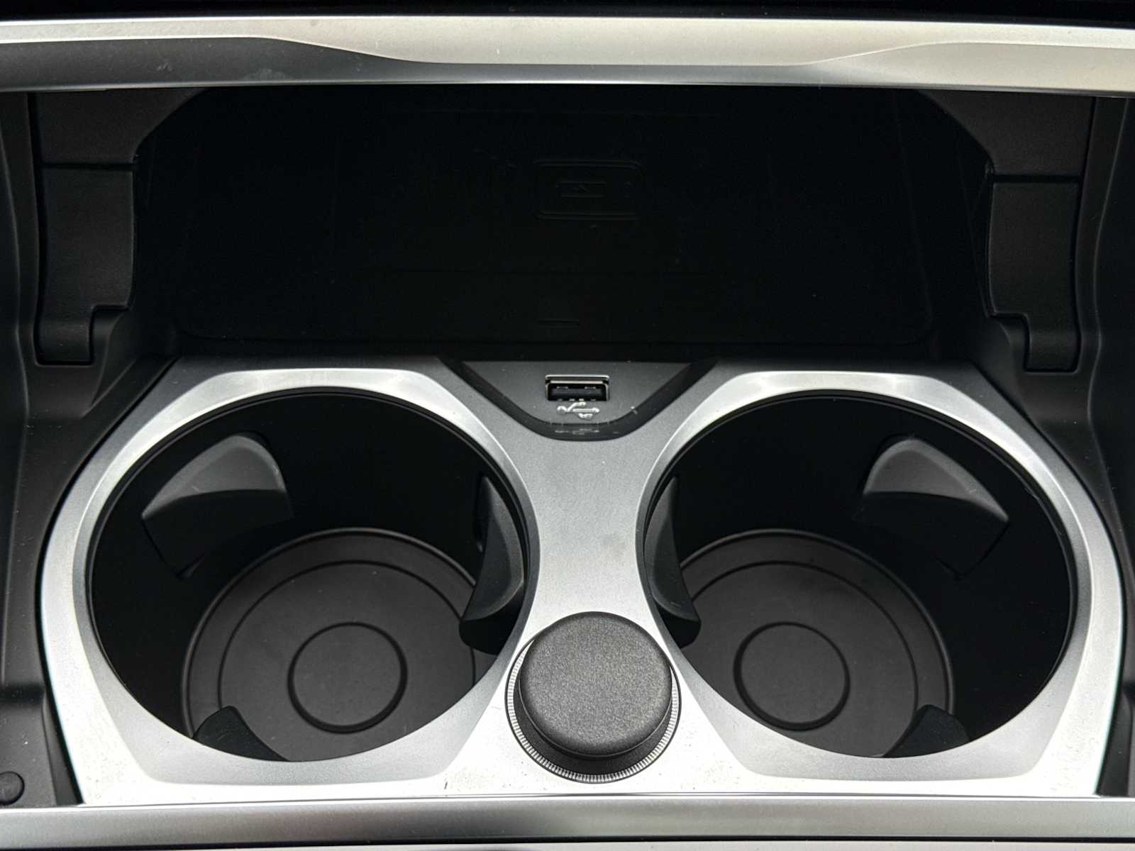 2026 BMW 8 Series 840i - Photo 34