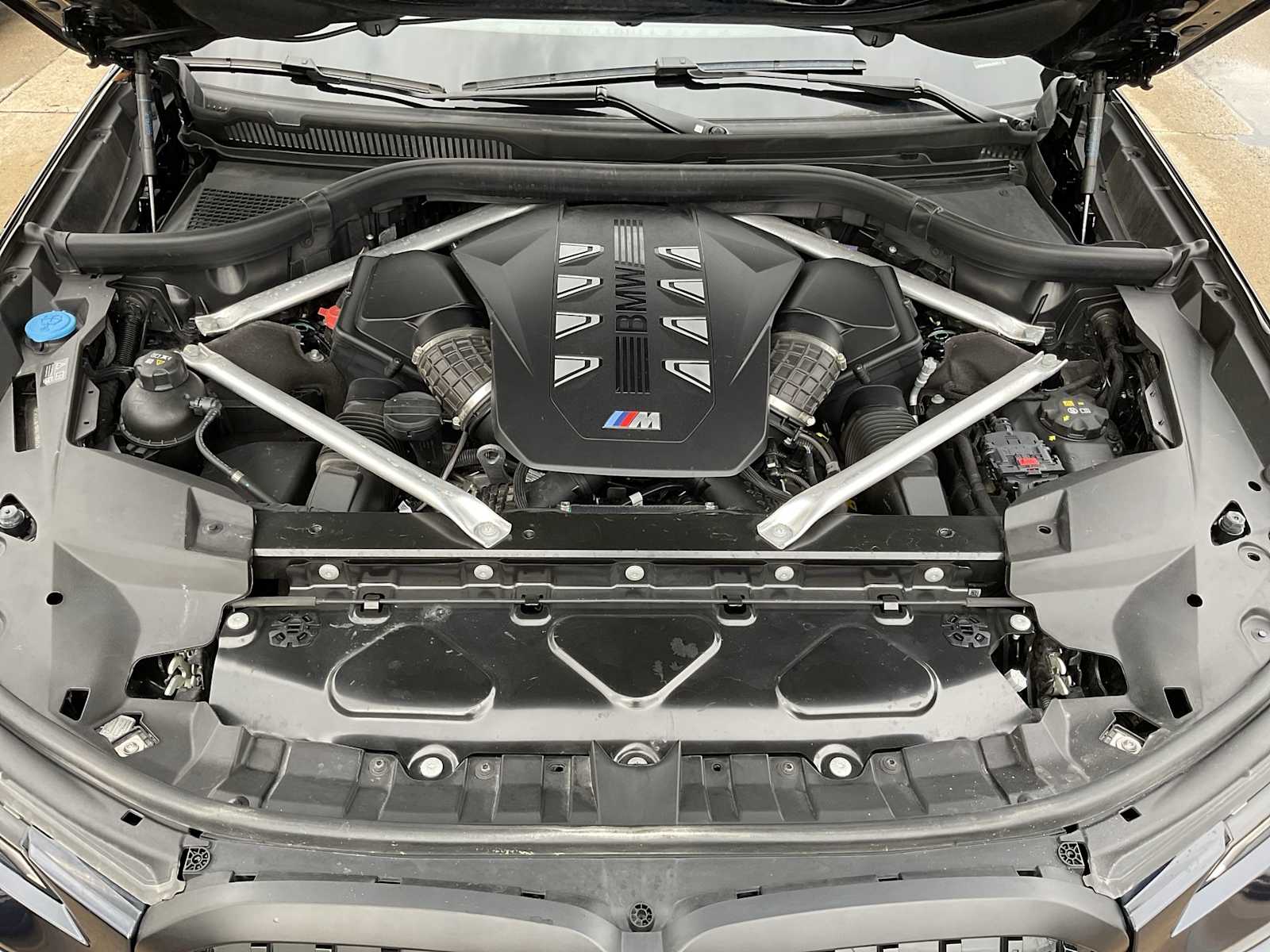 Thumbnail: 2024 BMW X7 - 14