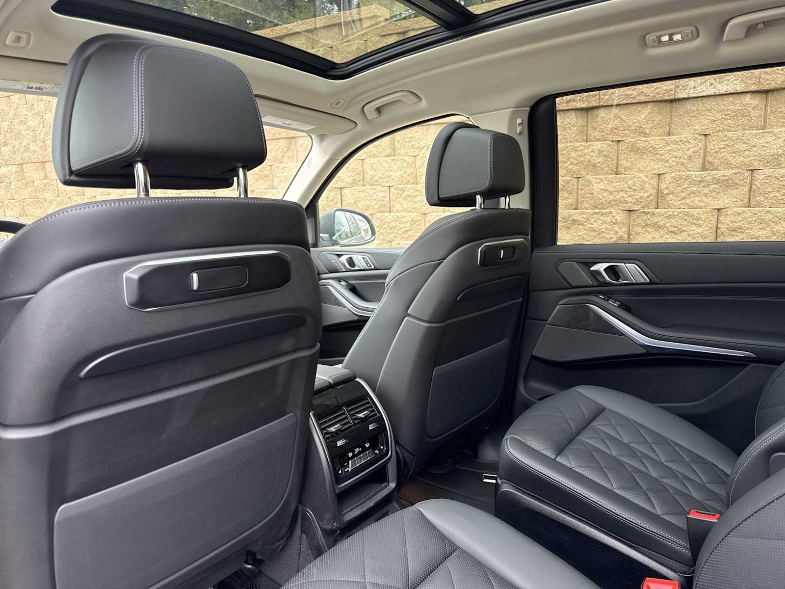 Thumbnail: 2025 BMW X7 - 19