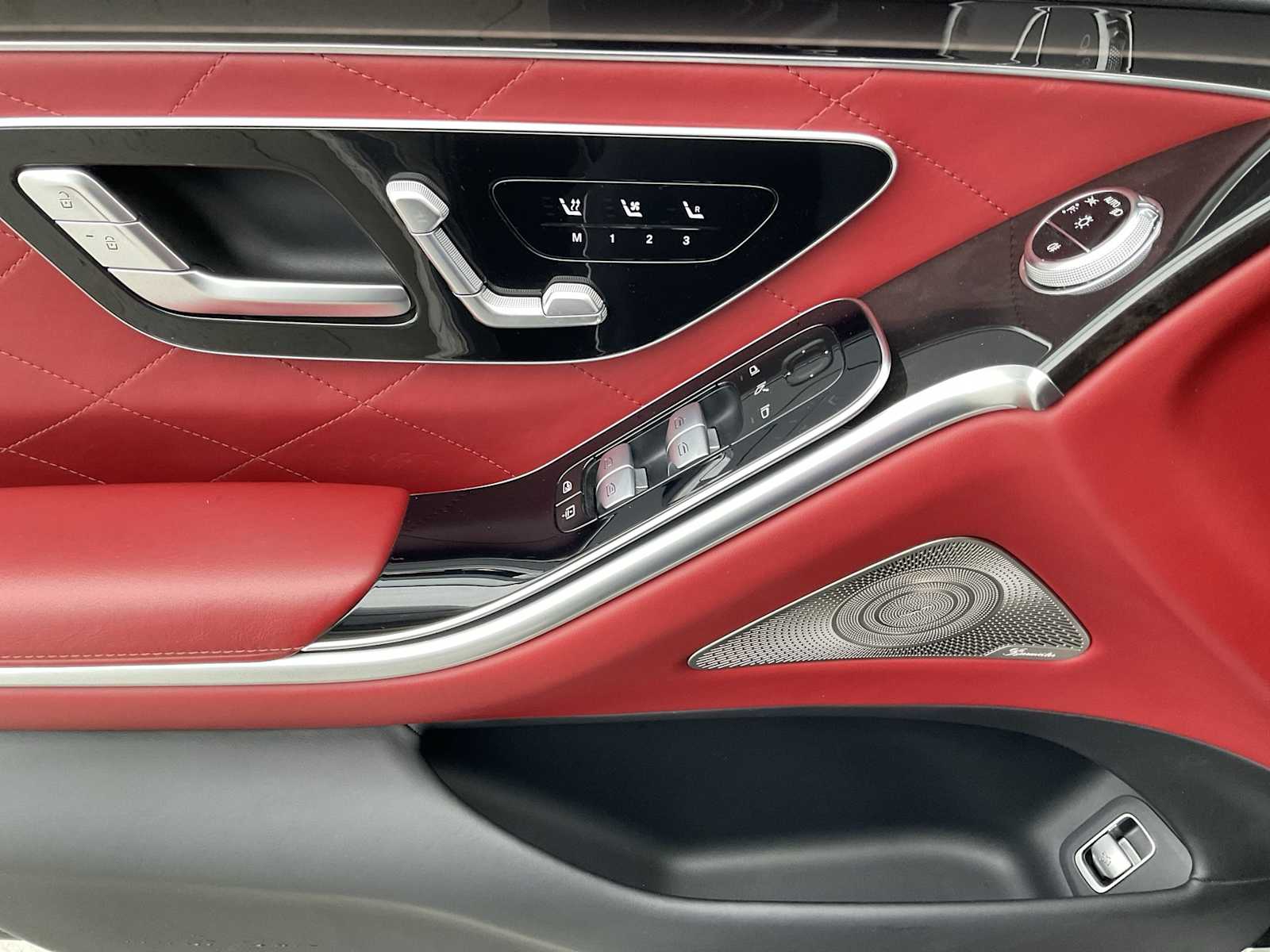 Thumbnail: 2023 Mercedes-Benz S-Class - 19