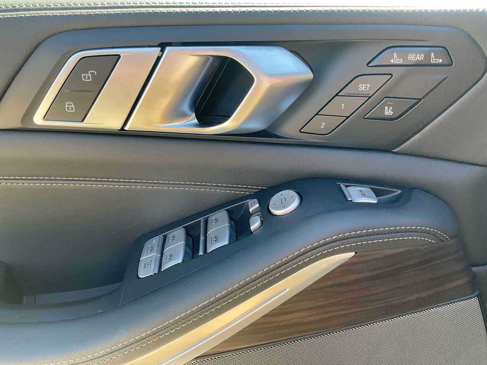 Thumbnail: 2025 BMW X7 - 18