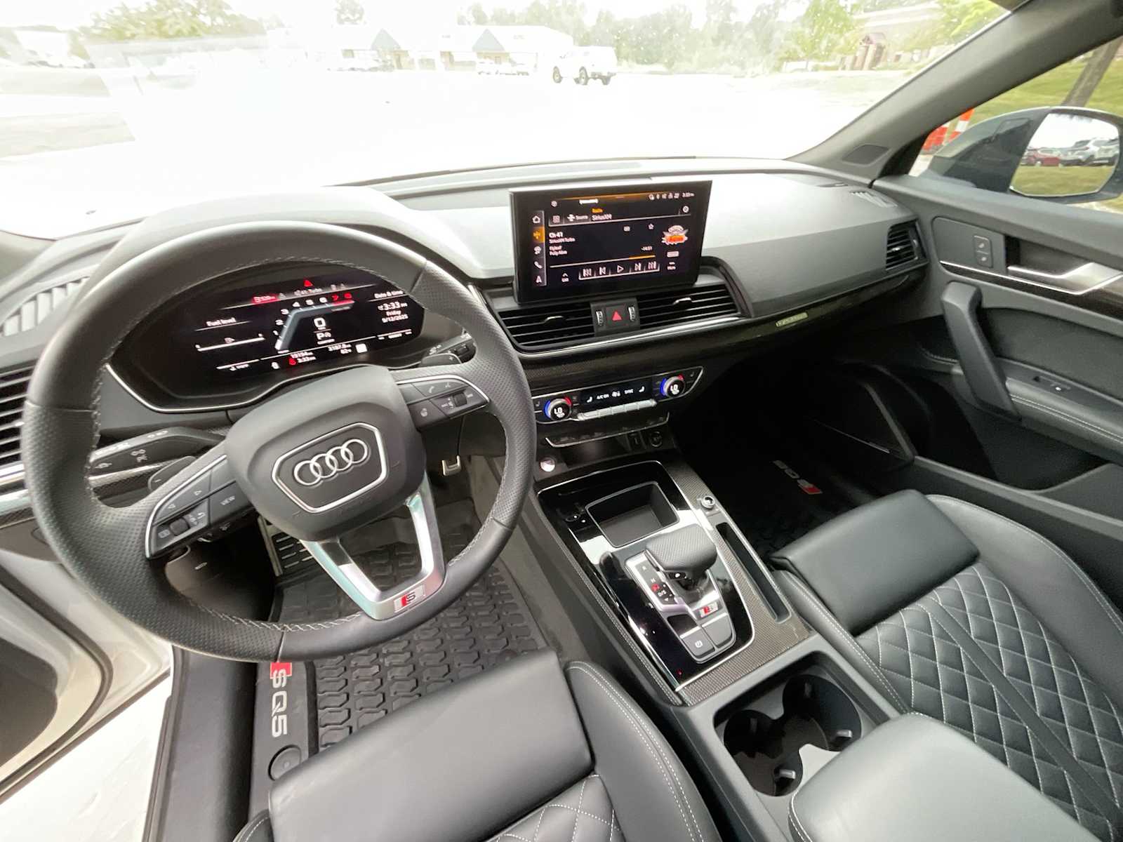 Thumbnail: 2024 Audi SQ5 - 16