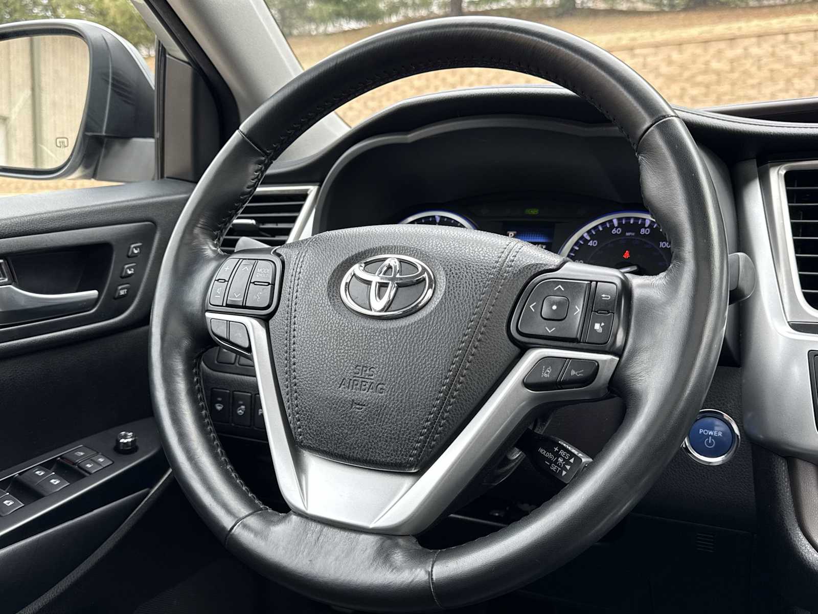 Thumbnail: 2018 Toyota Highlander - 25