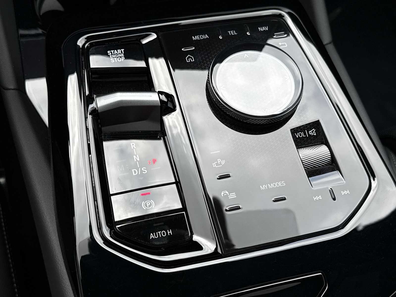 Thumbnail: 2024 BMW 5 Series - 35