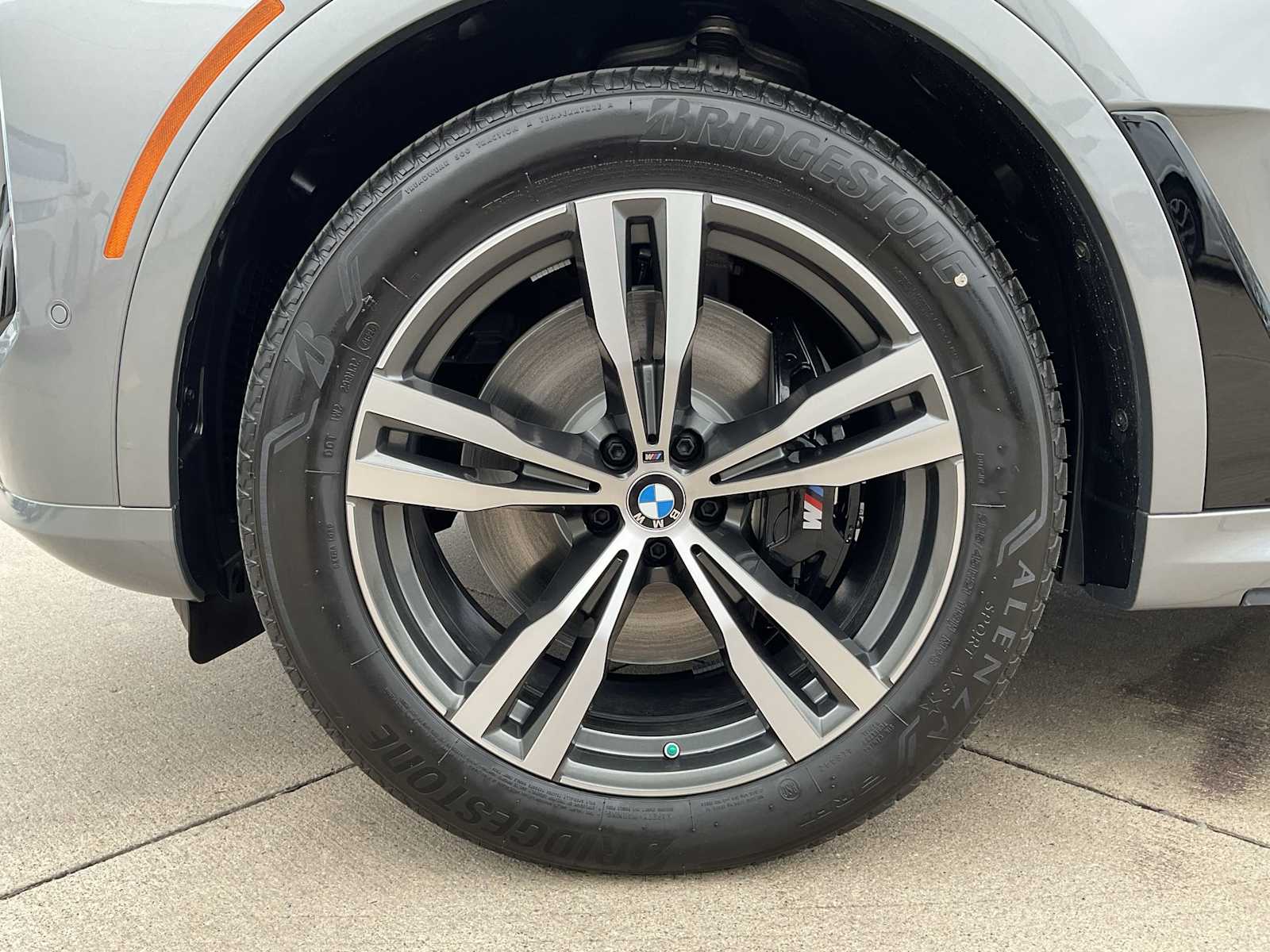 Thumbnail: 2026 BMW X7 - 14