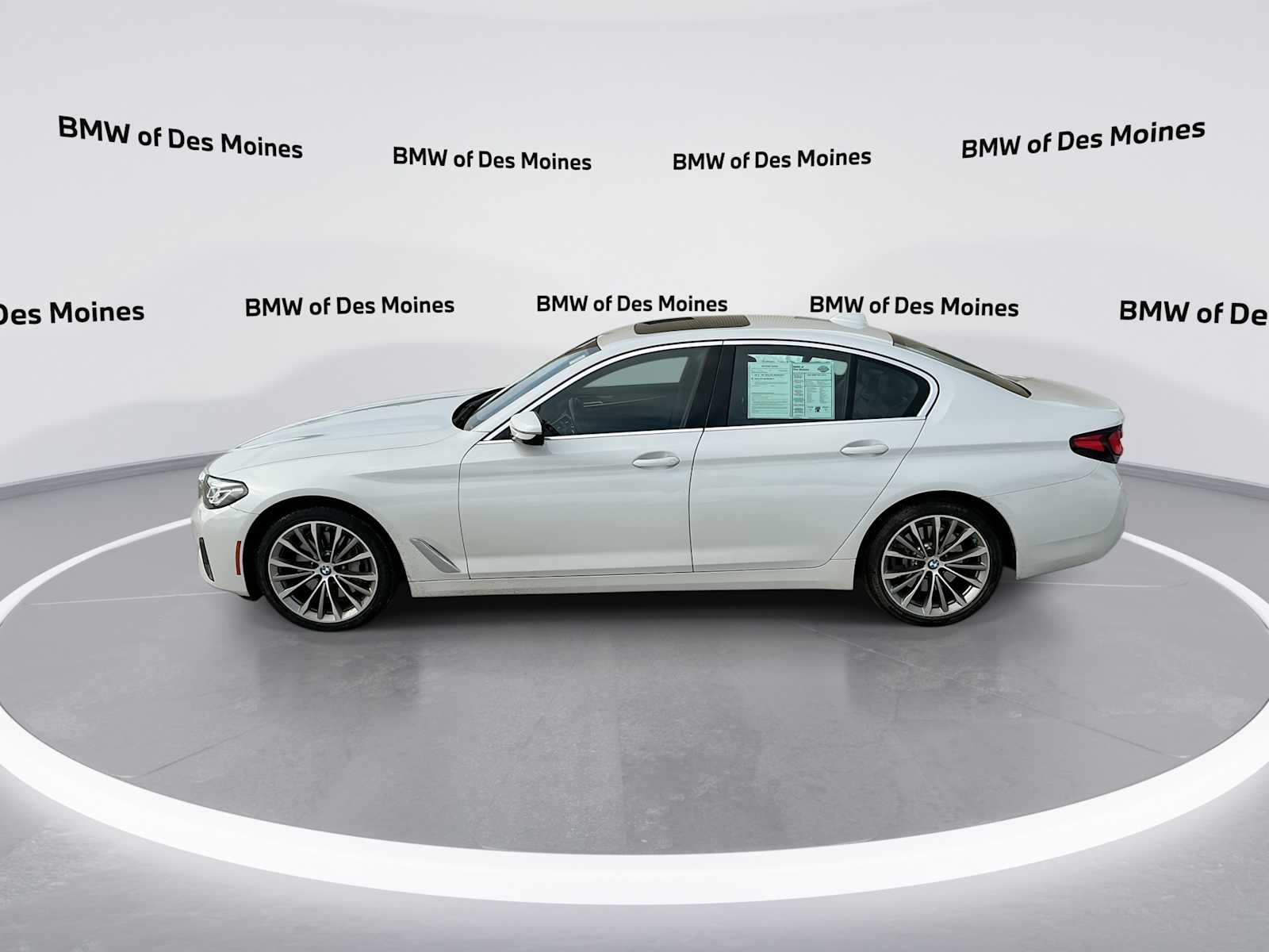 Thumbnail: 2022 BMW 5 Series - 5