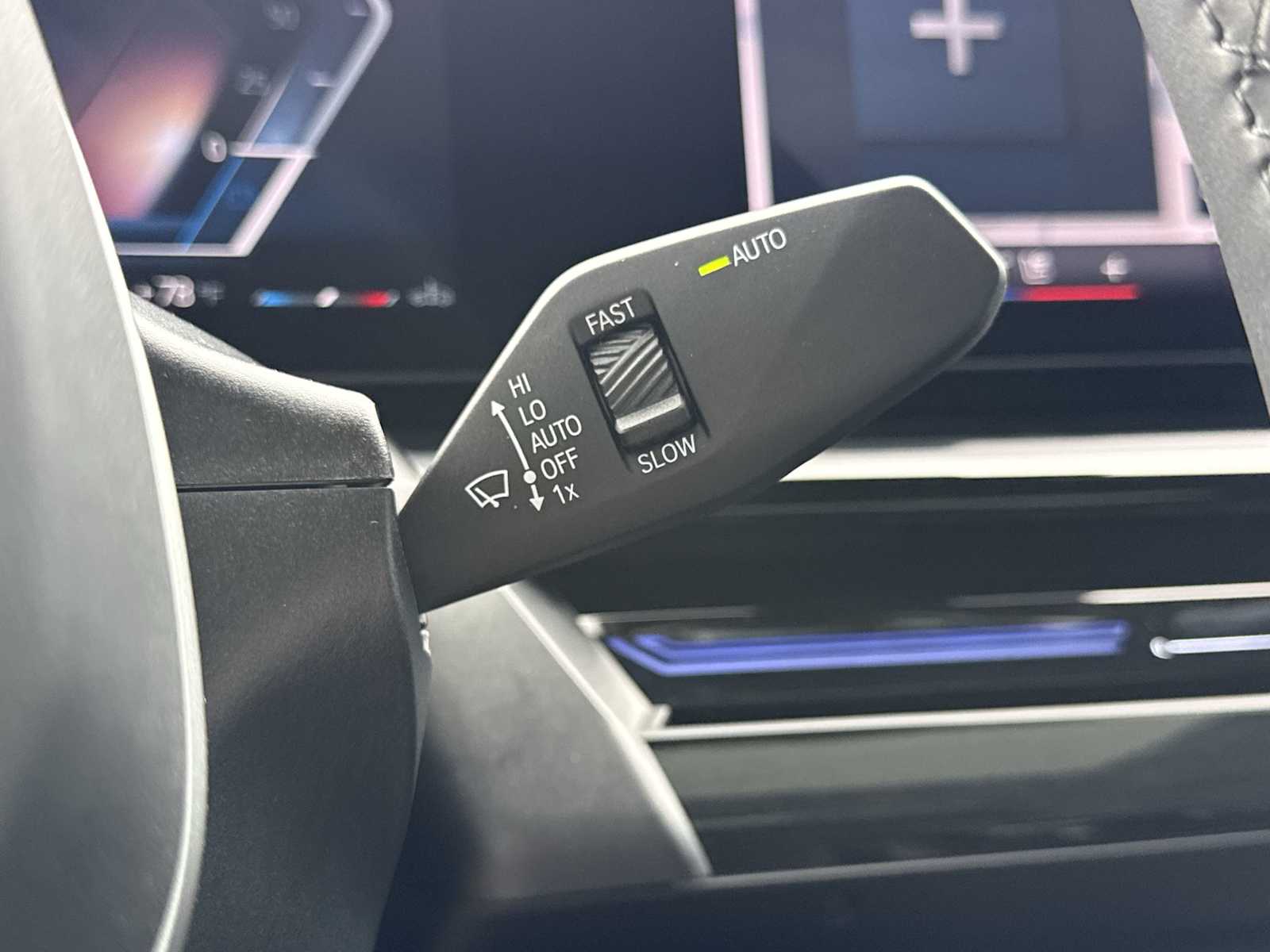 Thumbnail: 2024 BMW 5 Series - 28