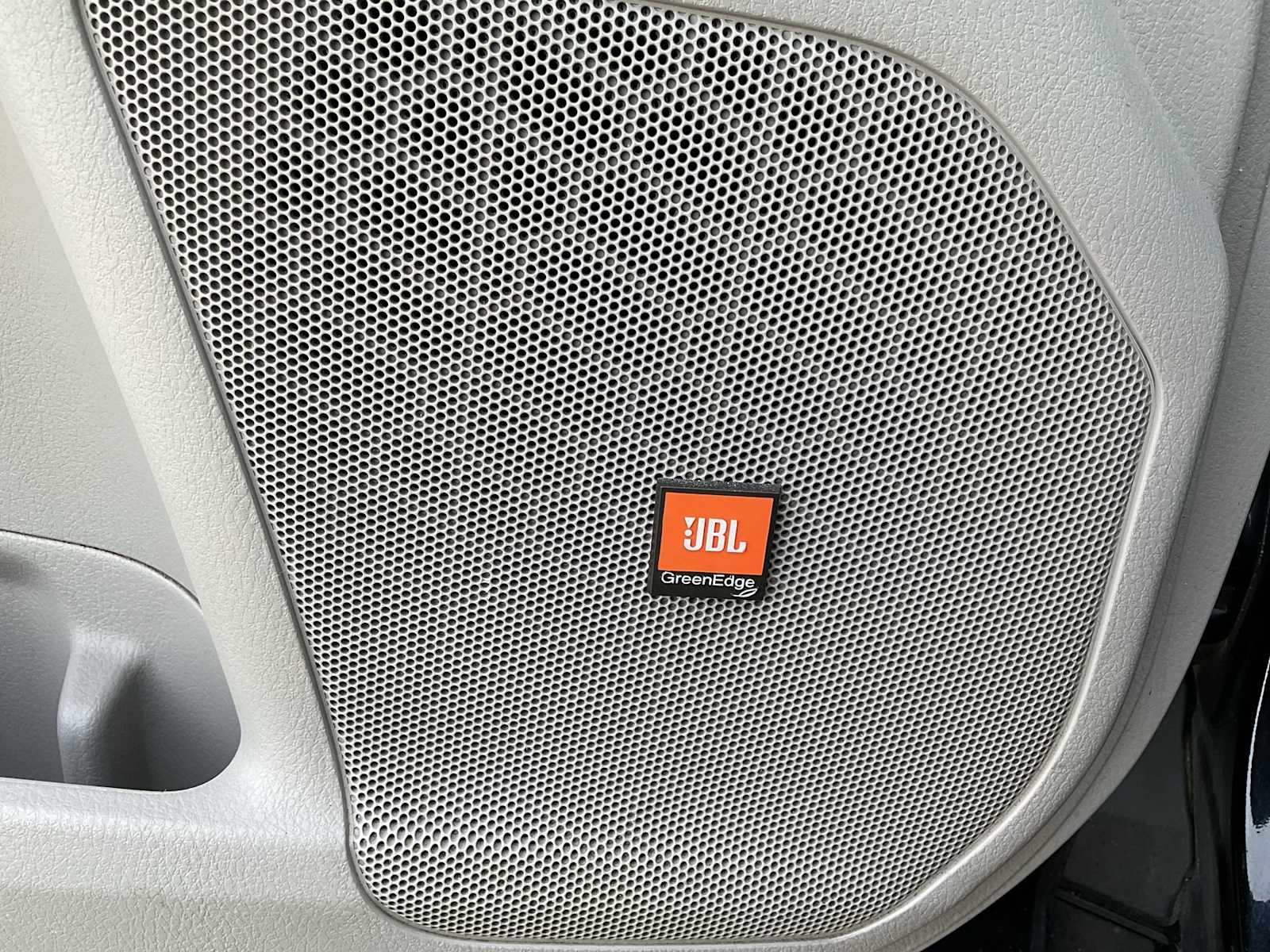 Thumbnail: 2014 Toyota Highlander - 33