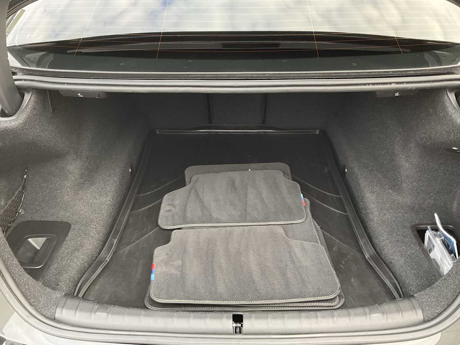 Thumbnail: 2022 BMW 5 Series - 36