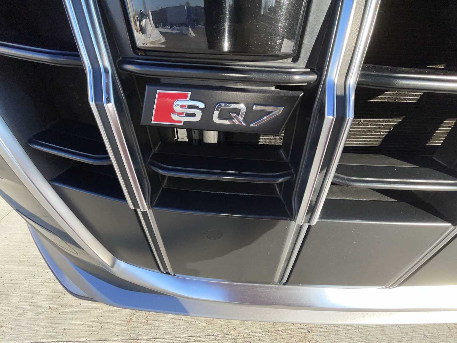 Thumbnail: 2021 Audi SQ7 - 16