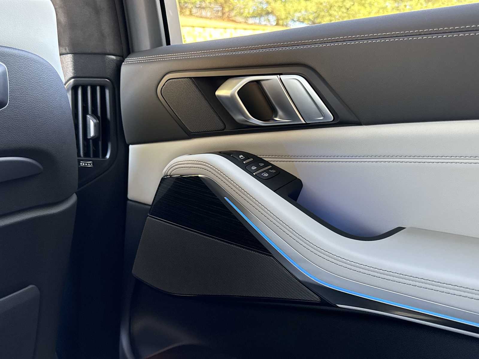 2026 BMW X7 40i - Photo 44