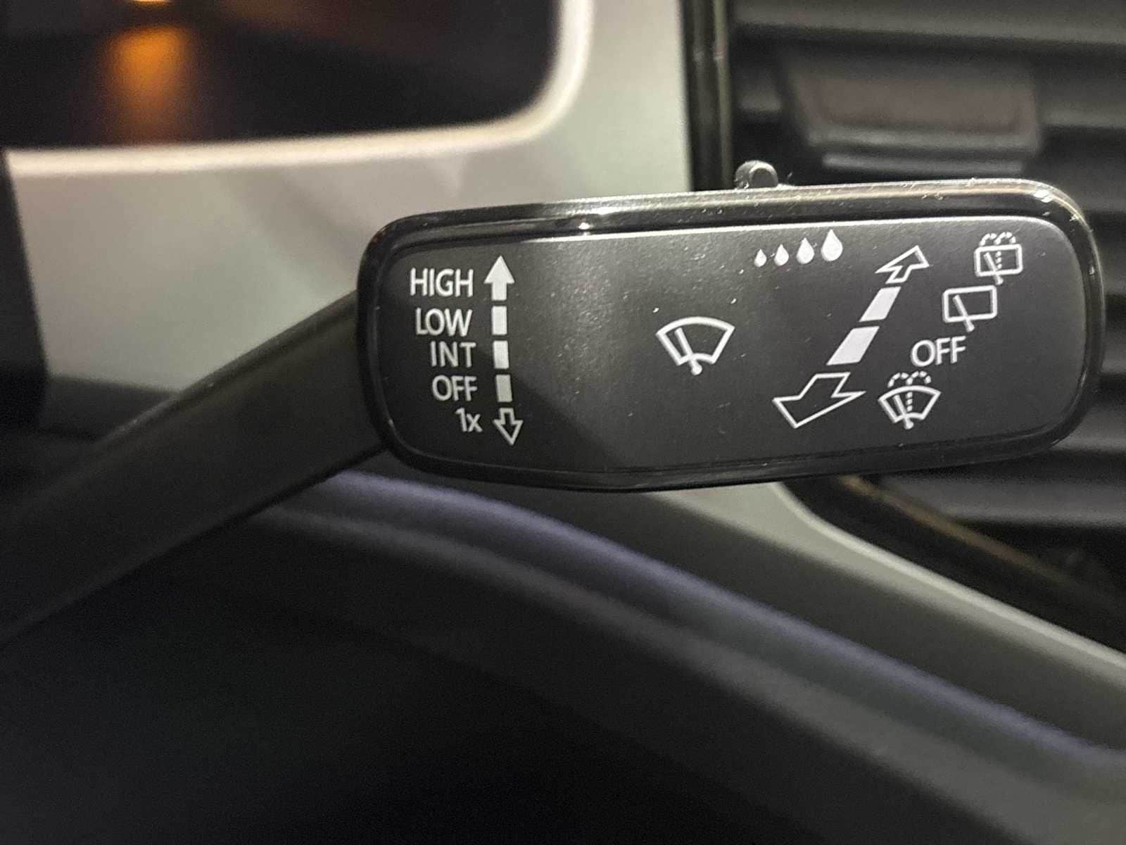 Thumbnail: 2023 Volkswagen Atlas - 23