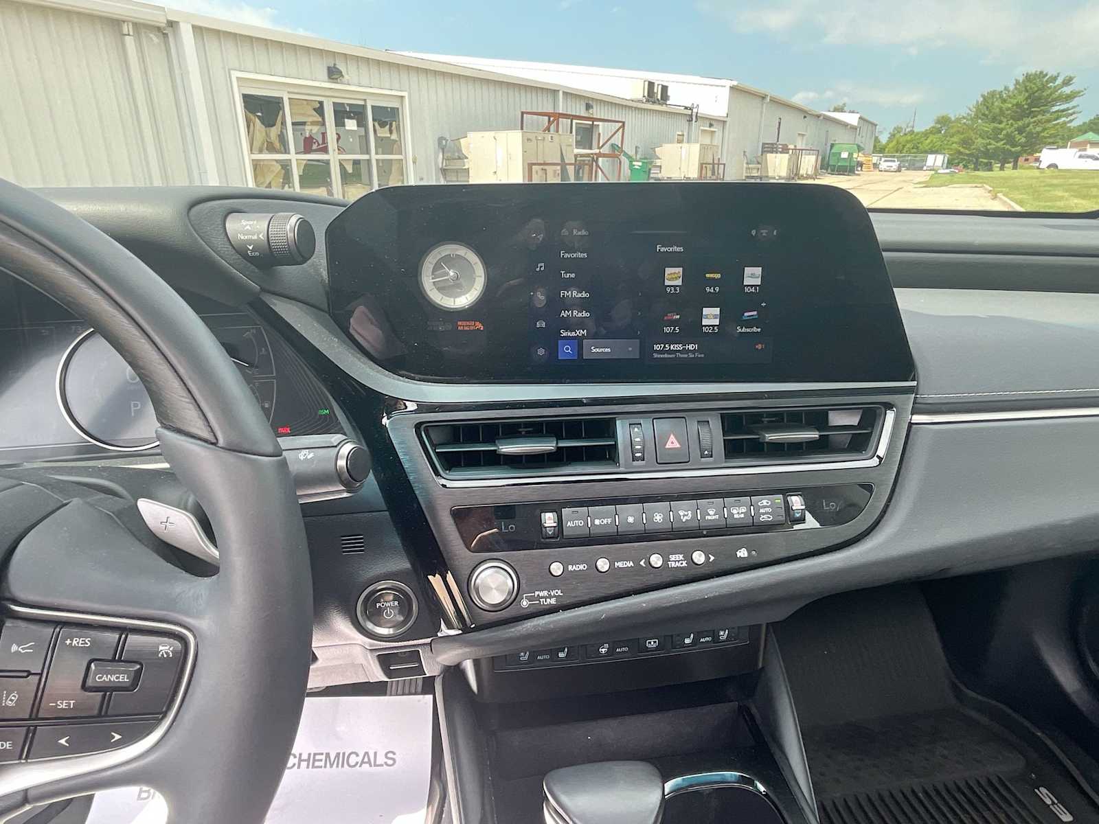 Thumbnail: 2023 Lexus ES - 21