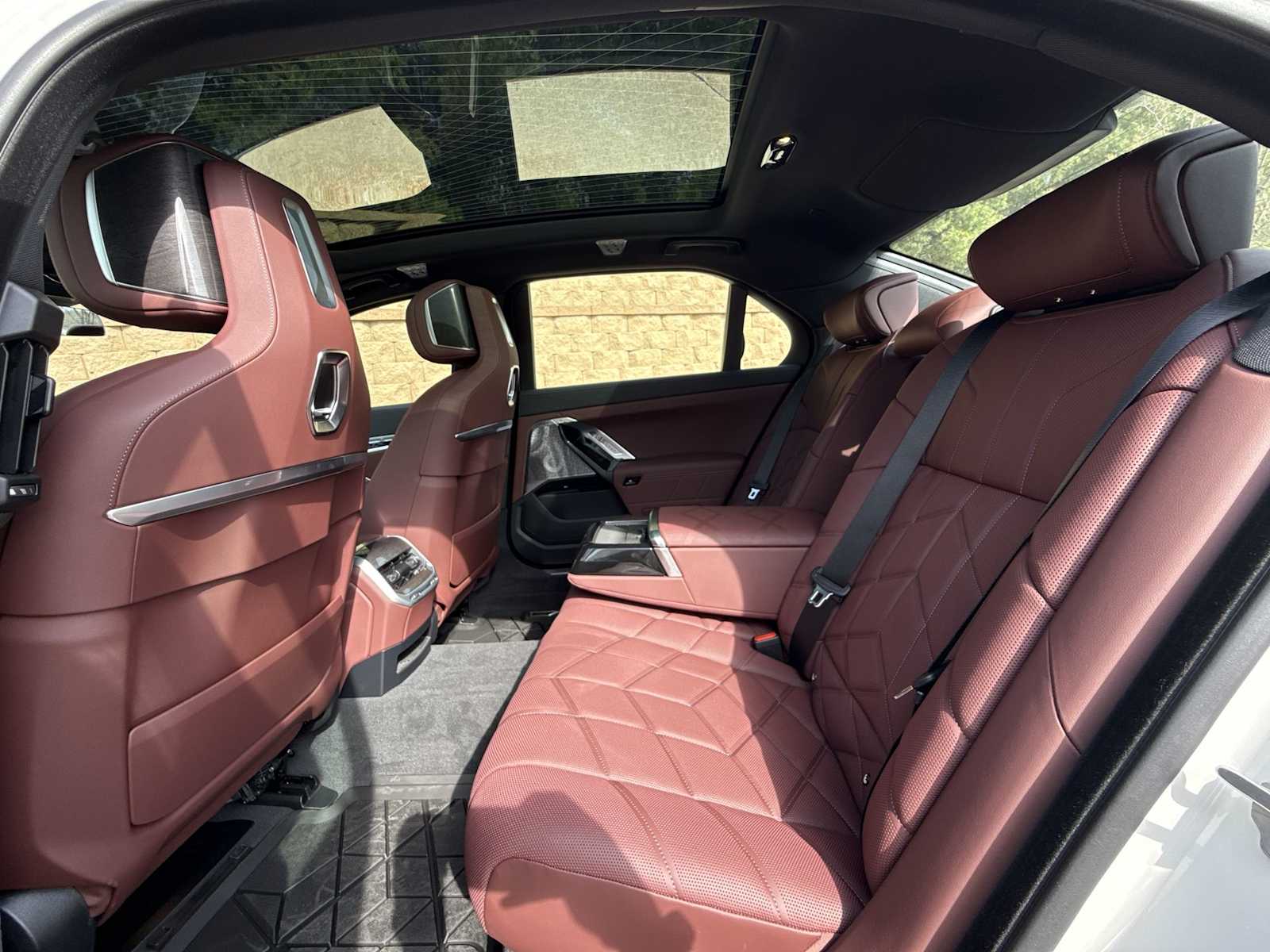 Thumbnail: 2026 BMW 7 Series - 21