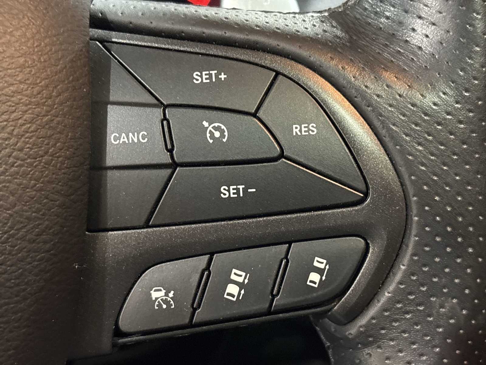 Thumbnail: 2018 Dodge Durango - 33