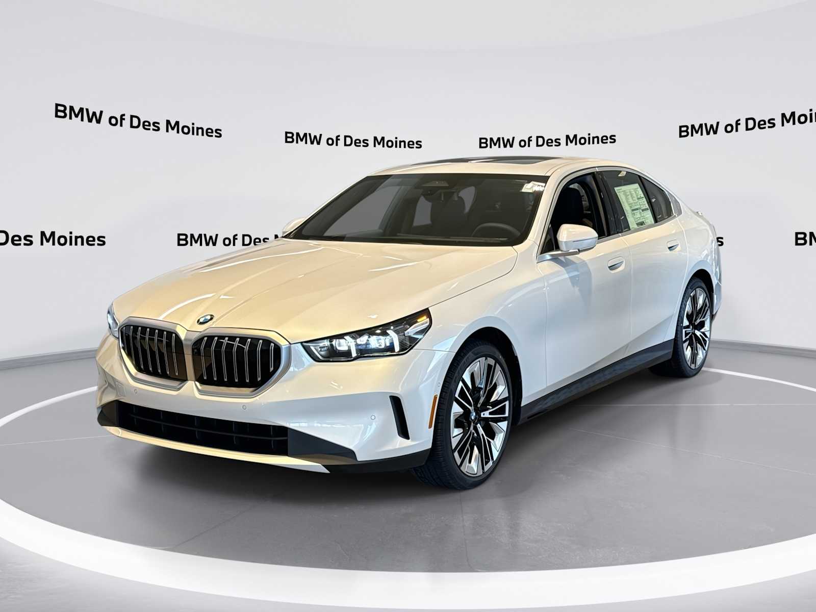 2026 BMW 5 Series 530i xDrive Sedan's photo