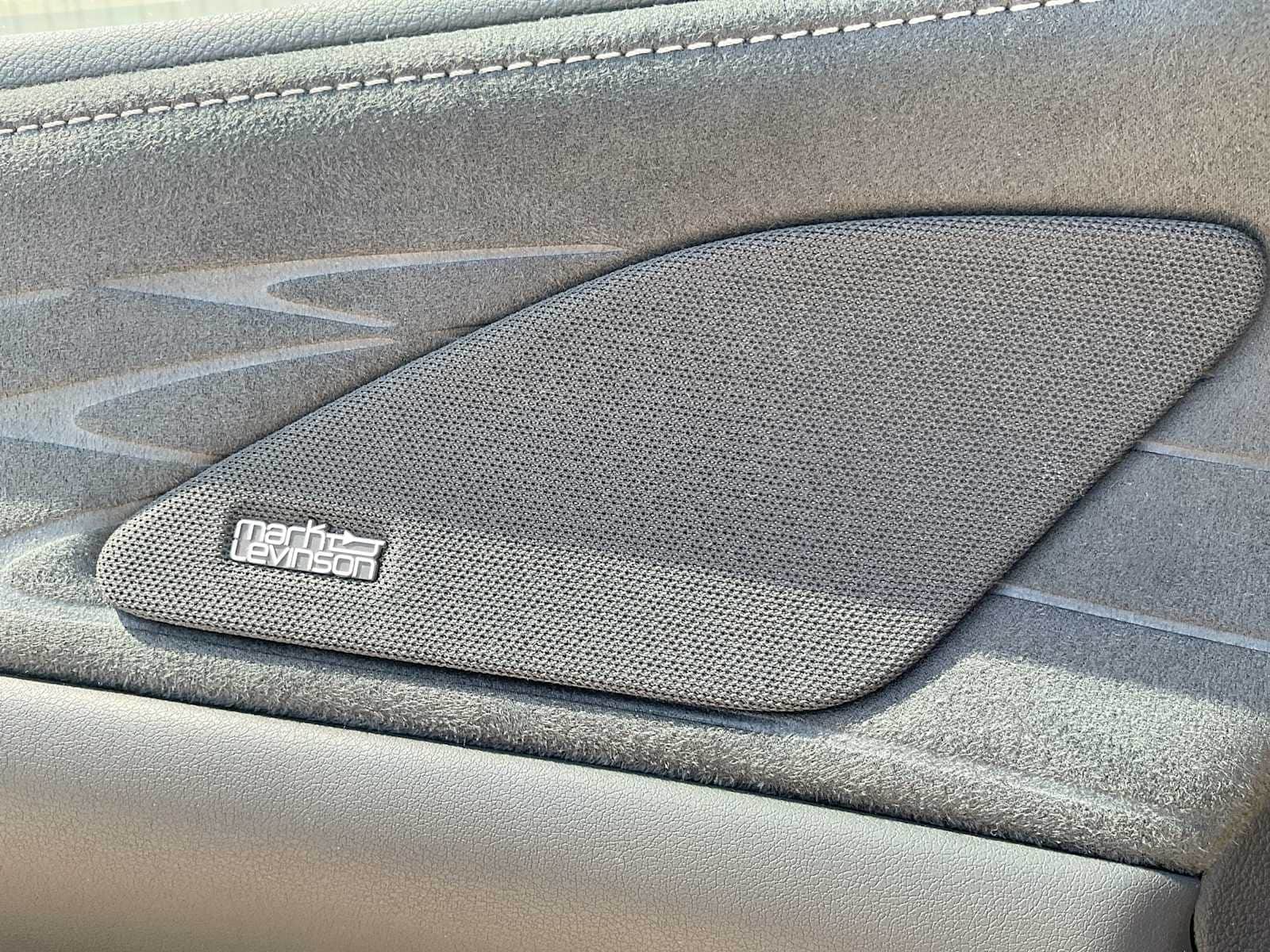 2024 Lexus RX  32