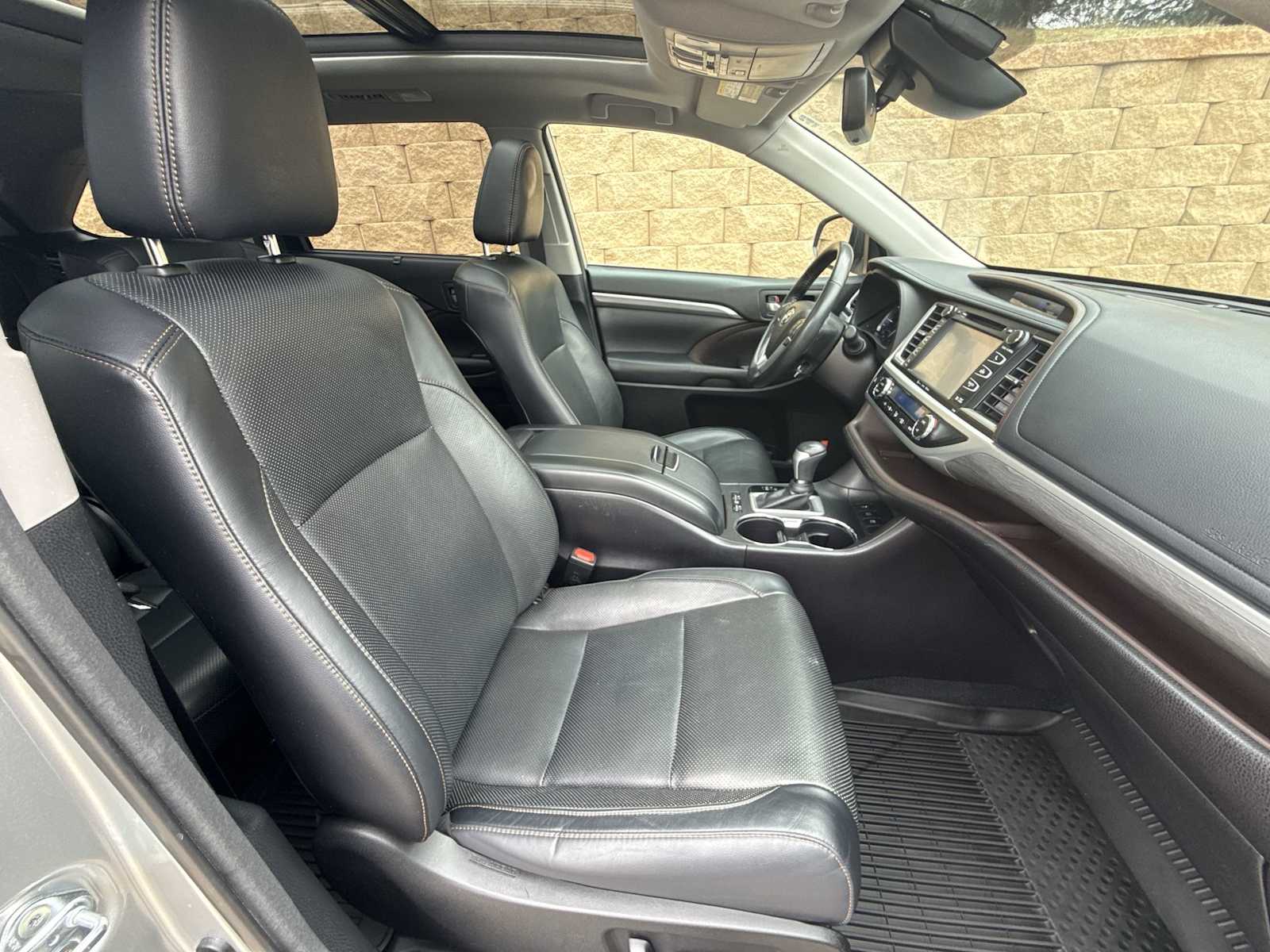 Thumbnail: 2018 Toyota Highlander - 24