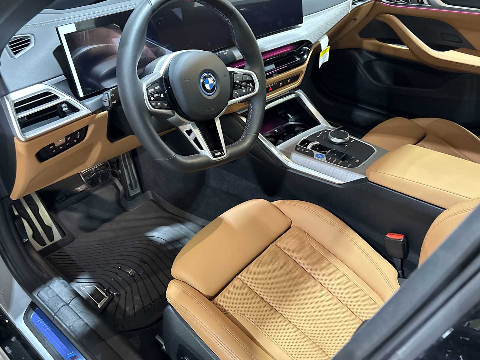 Thumbnail: 2025 BMW i4 - 10