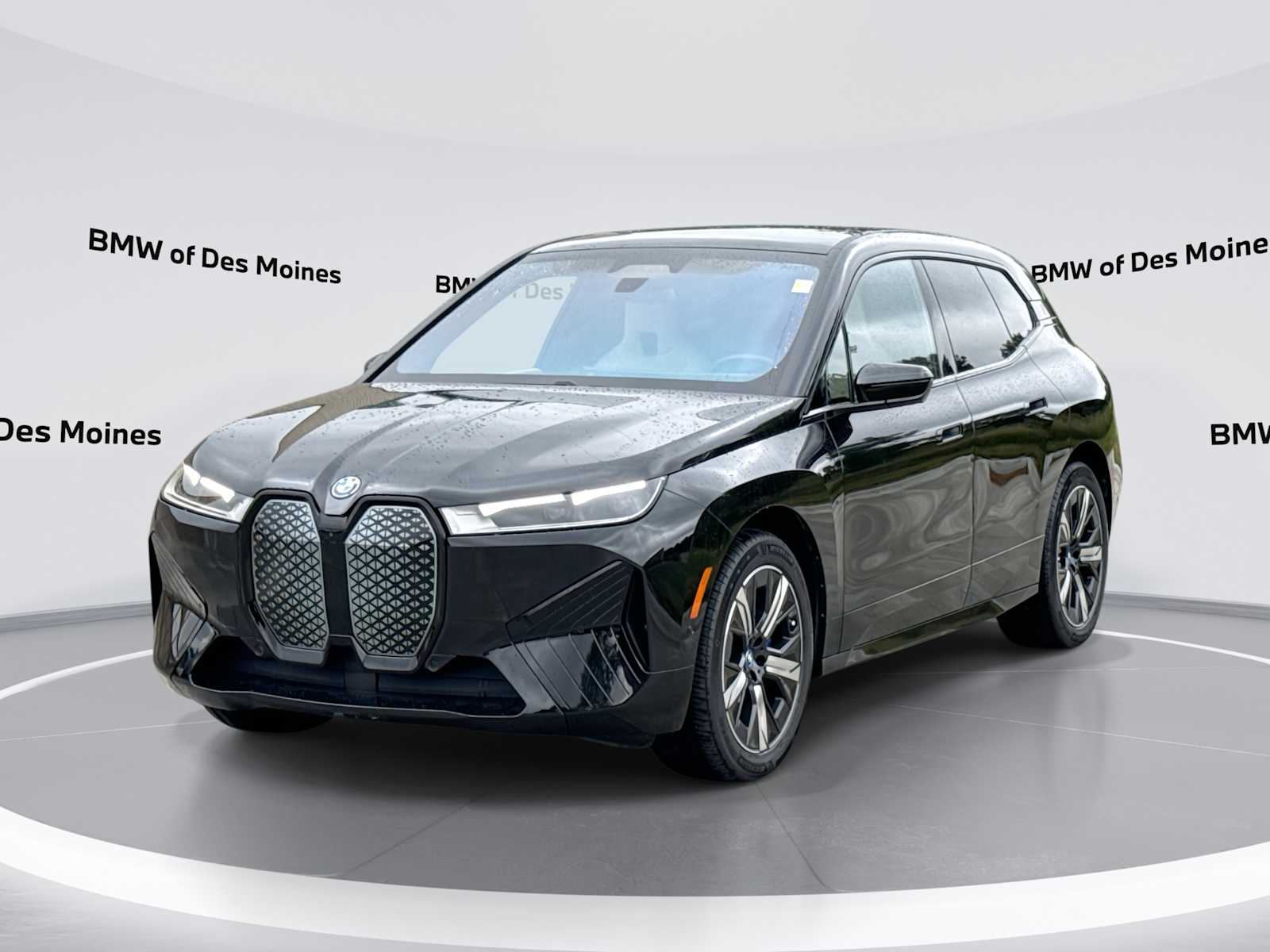 Used 2024 BMW iX Base with VIN WB523CF06RCP08334 for sale in Urbandale, IA