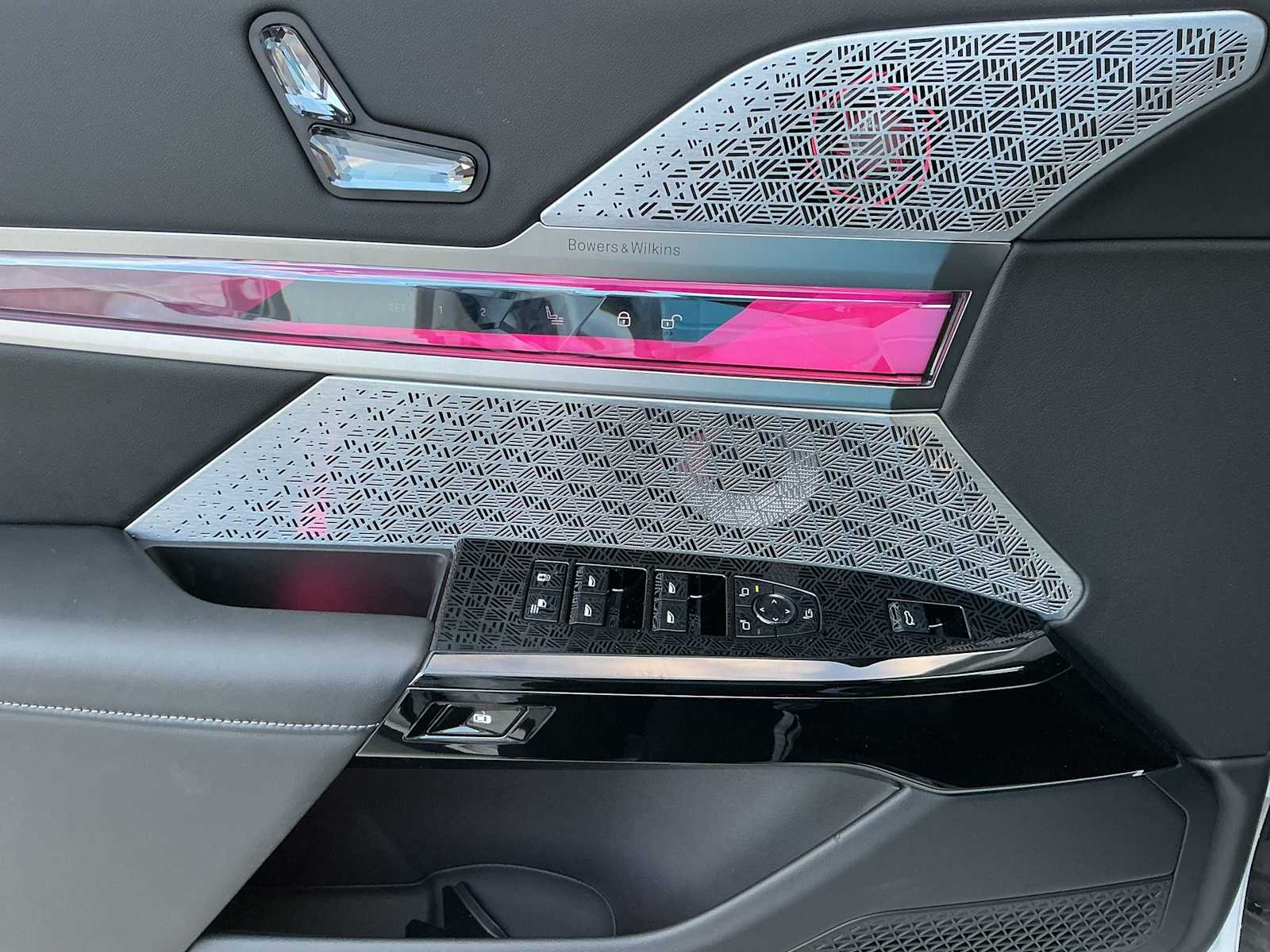 Thumbnail: 2024 BMW 7 Series - 21