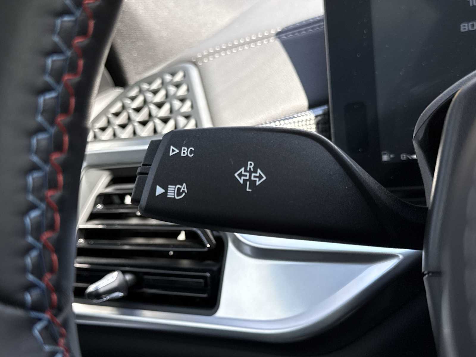 Thumbnail: 2025 BMW X6 - 29