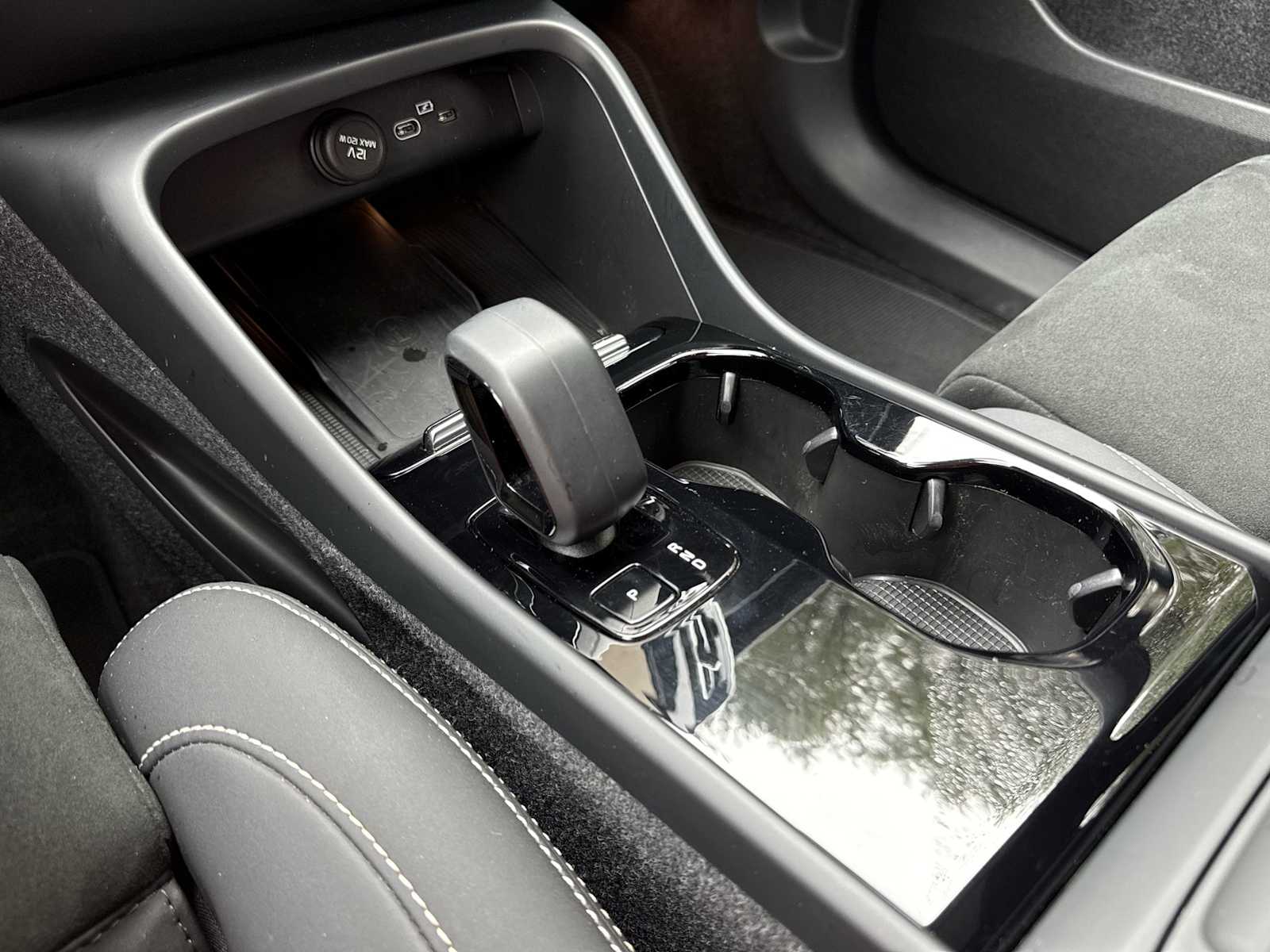 Thumbnail: 2023 Volvo XC40 - 30