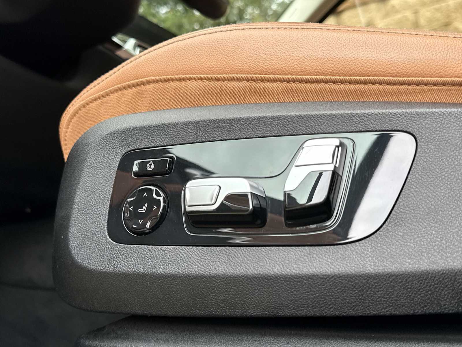 Thumbnail: 2020 BMW X7 - 18