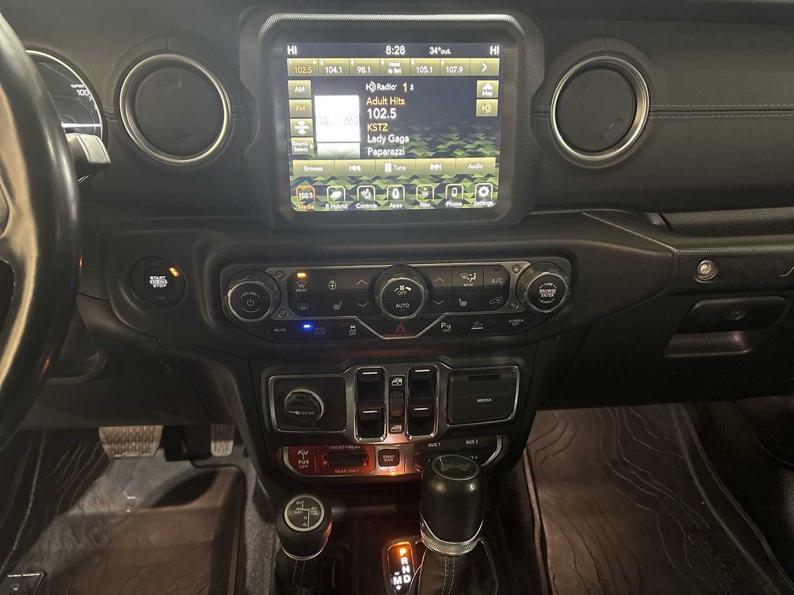 Thumbnail: 2021 Jeep Wrangler - 26