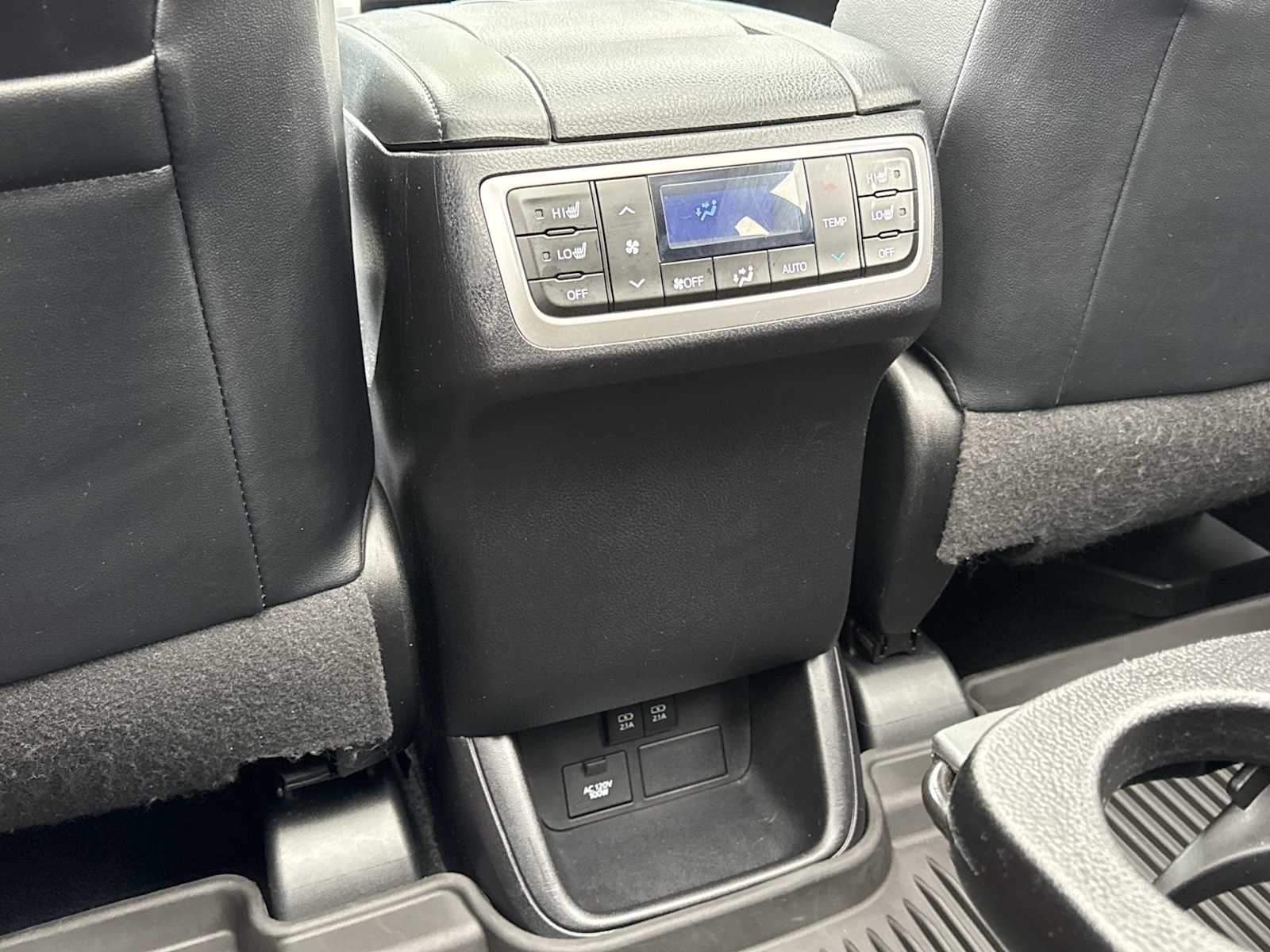 Thumbnail: 2018 Toyota Highlander - 44