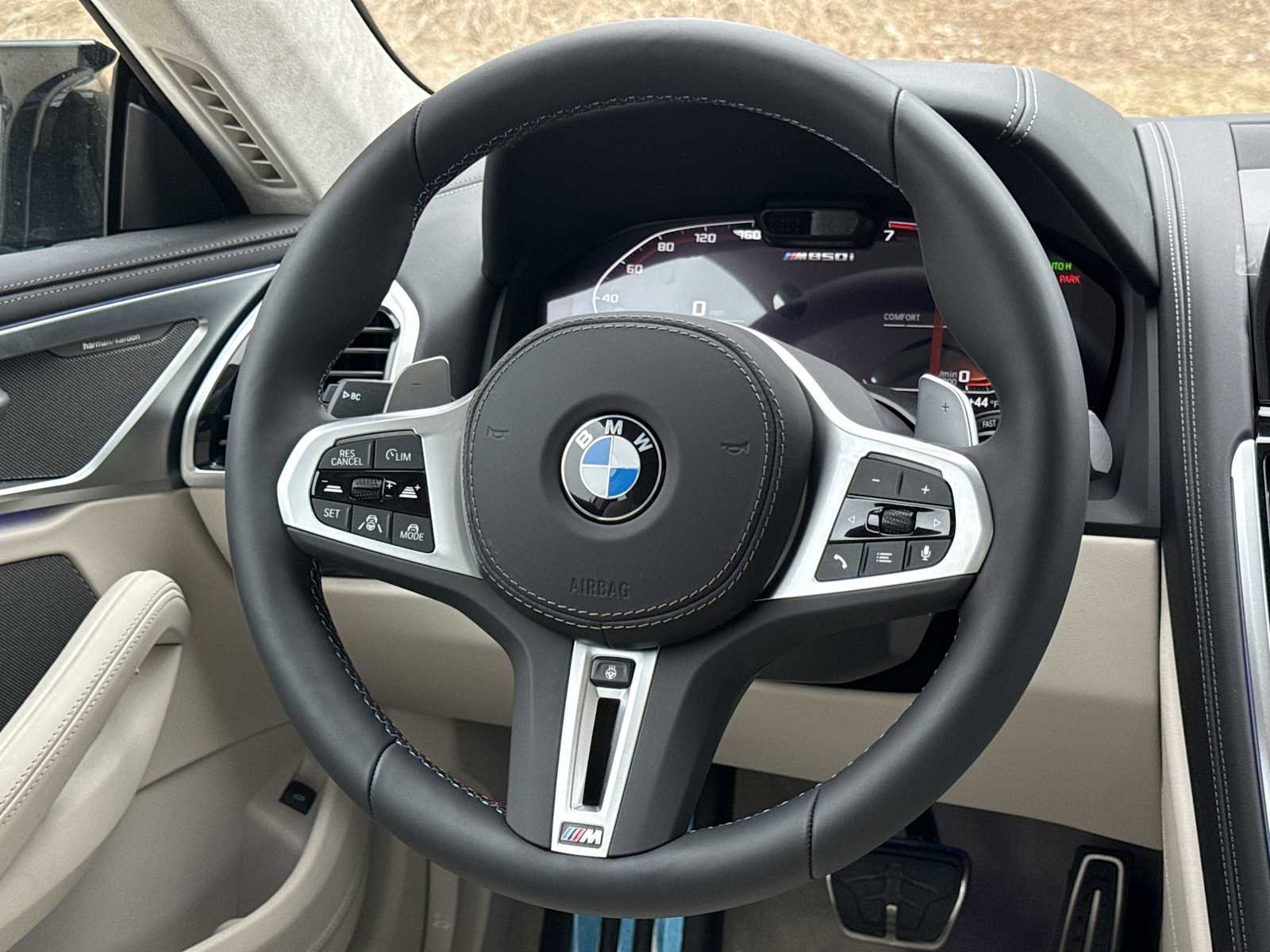 2026 BMW 8 Series M850i - Photo 21