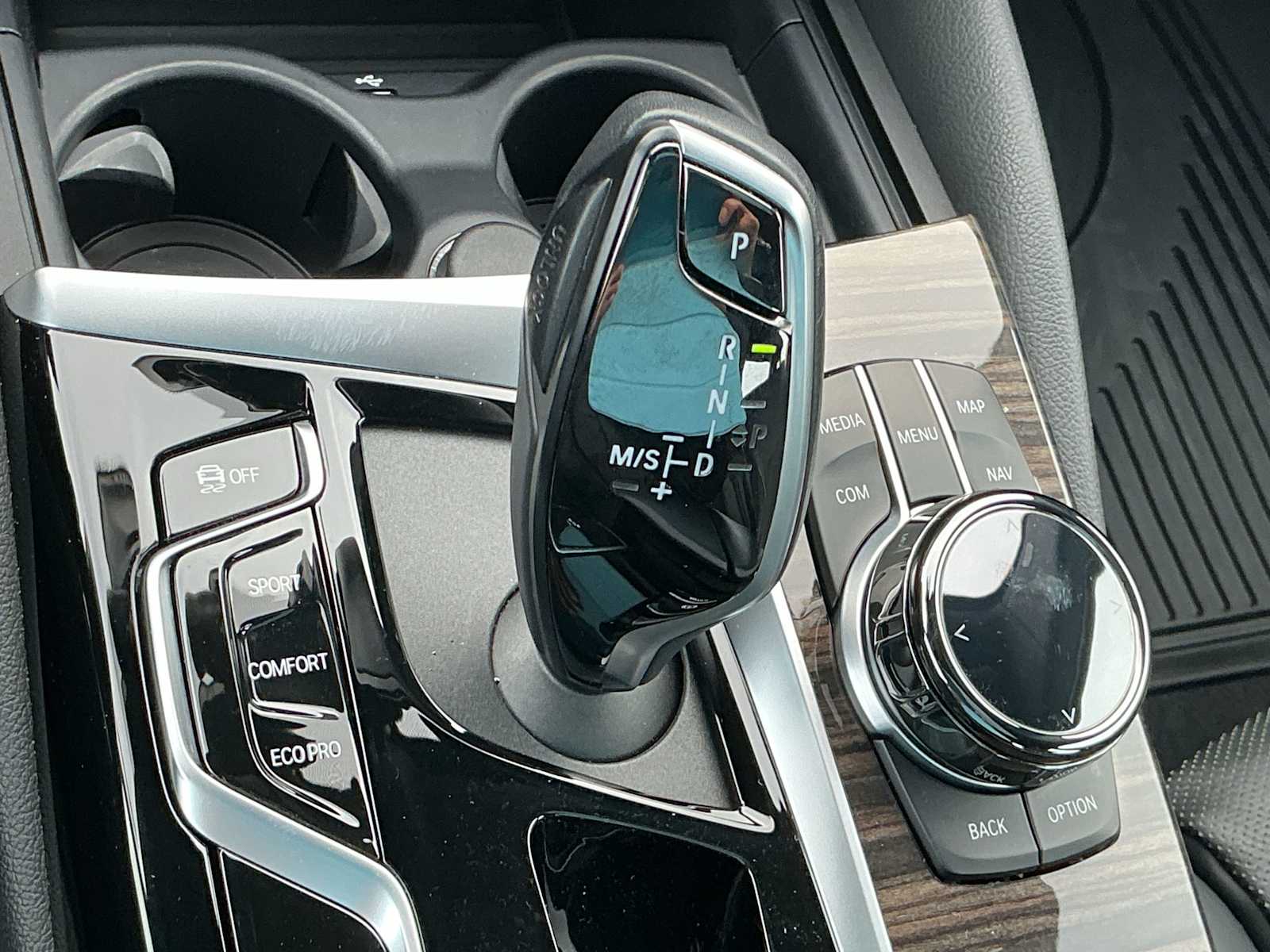 Thumbnail: 2022 BMW 5 Series - 32