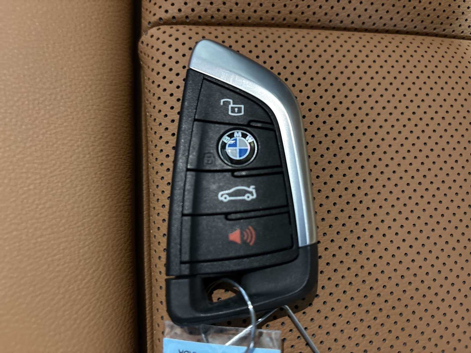 Thumbnail: 2025 BMW i4 - 42