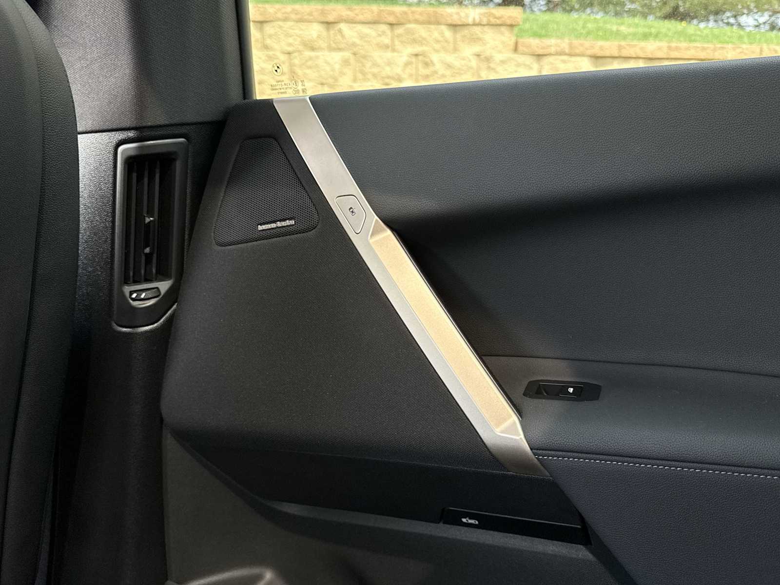 Thumbnail: 2026 BMW iX - 40